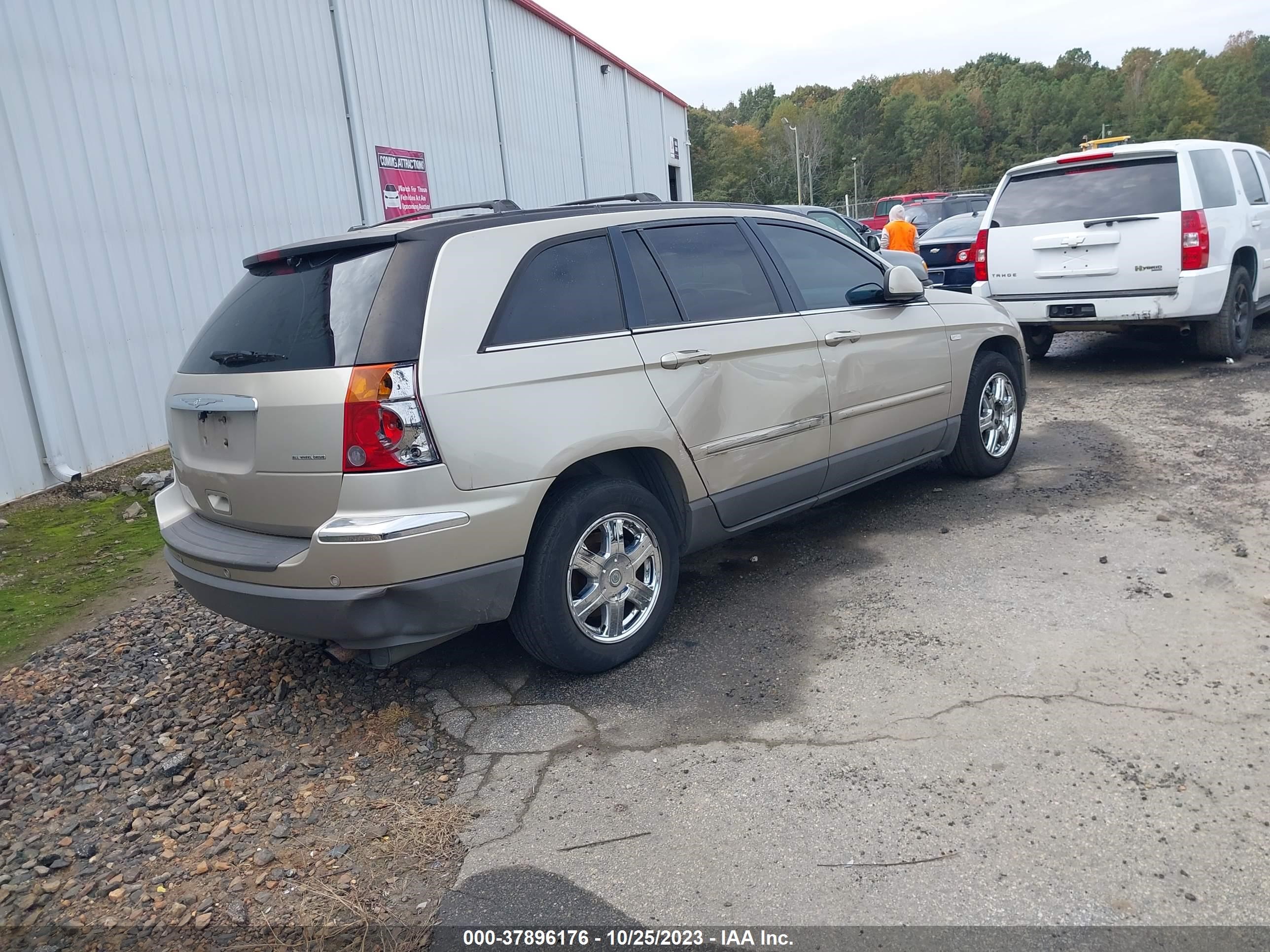 Photo 3 VIN: 2A8GF68436R674643 - CHRYSLER PACIFICA 