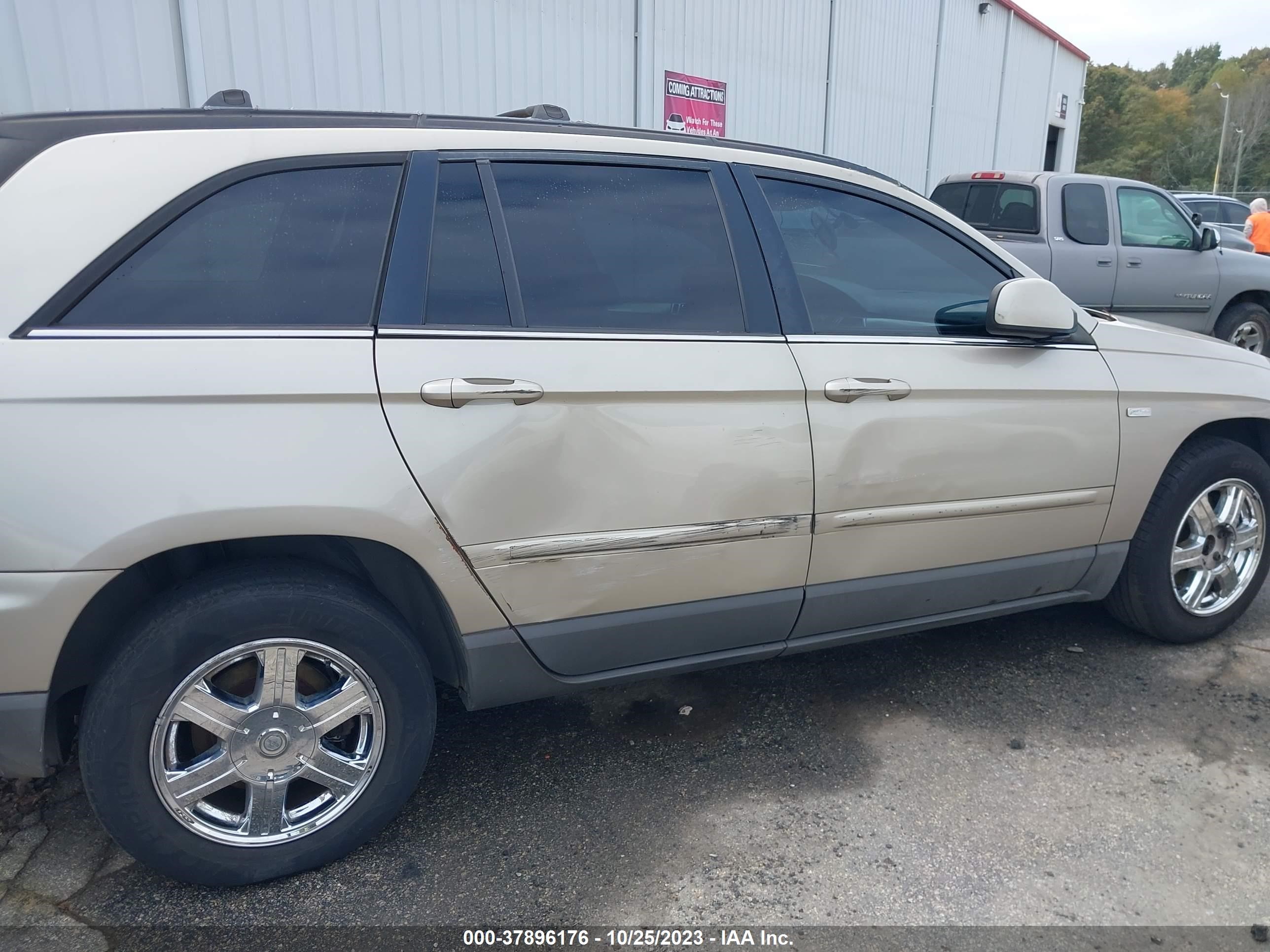 Photo 5 VIN: 2A8GF68436R674643 - CHRYSLER PACIFICA 