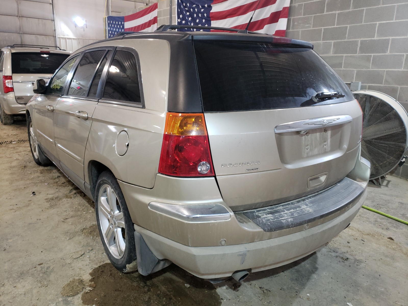 Photo 2 VIN: 2A8GF68X47R263568 - CHRYSLER PACIFICA T 