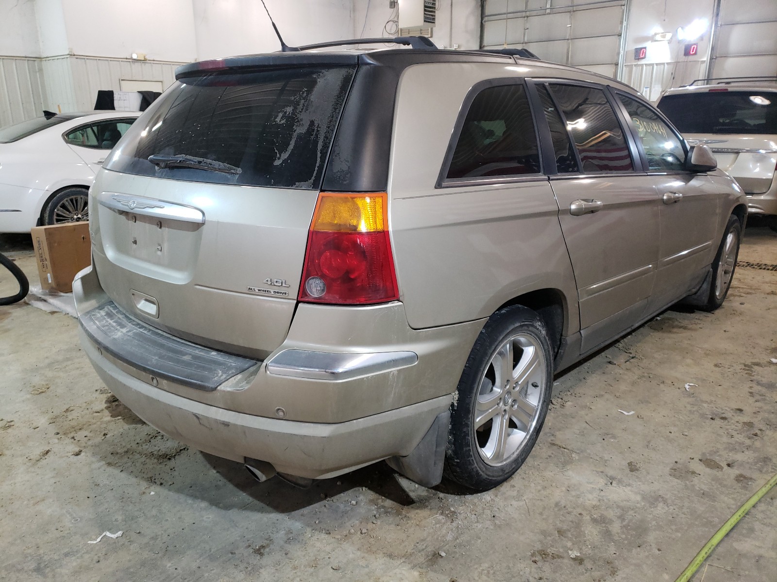 Photo 3 VIN: 2A8GF68X47R263568 - CHRYSLER PACIFICA T 