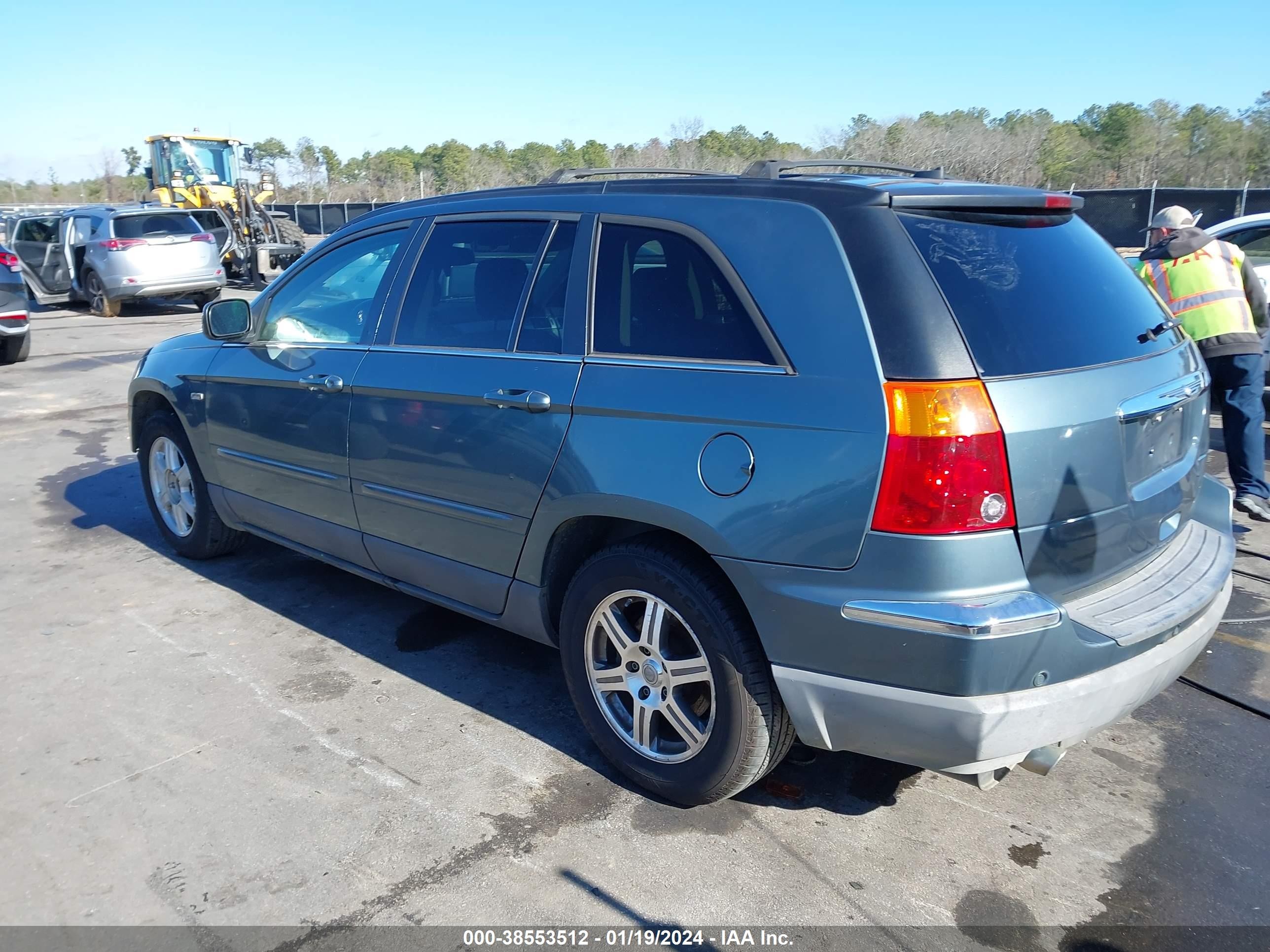 Photo 2 VIN: 2A8GF68X77R170947 - CHRYSLER PACIFICA 