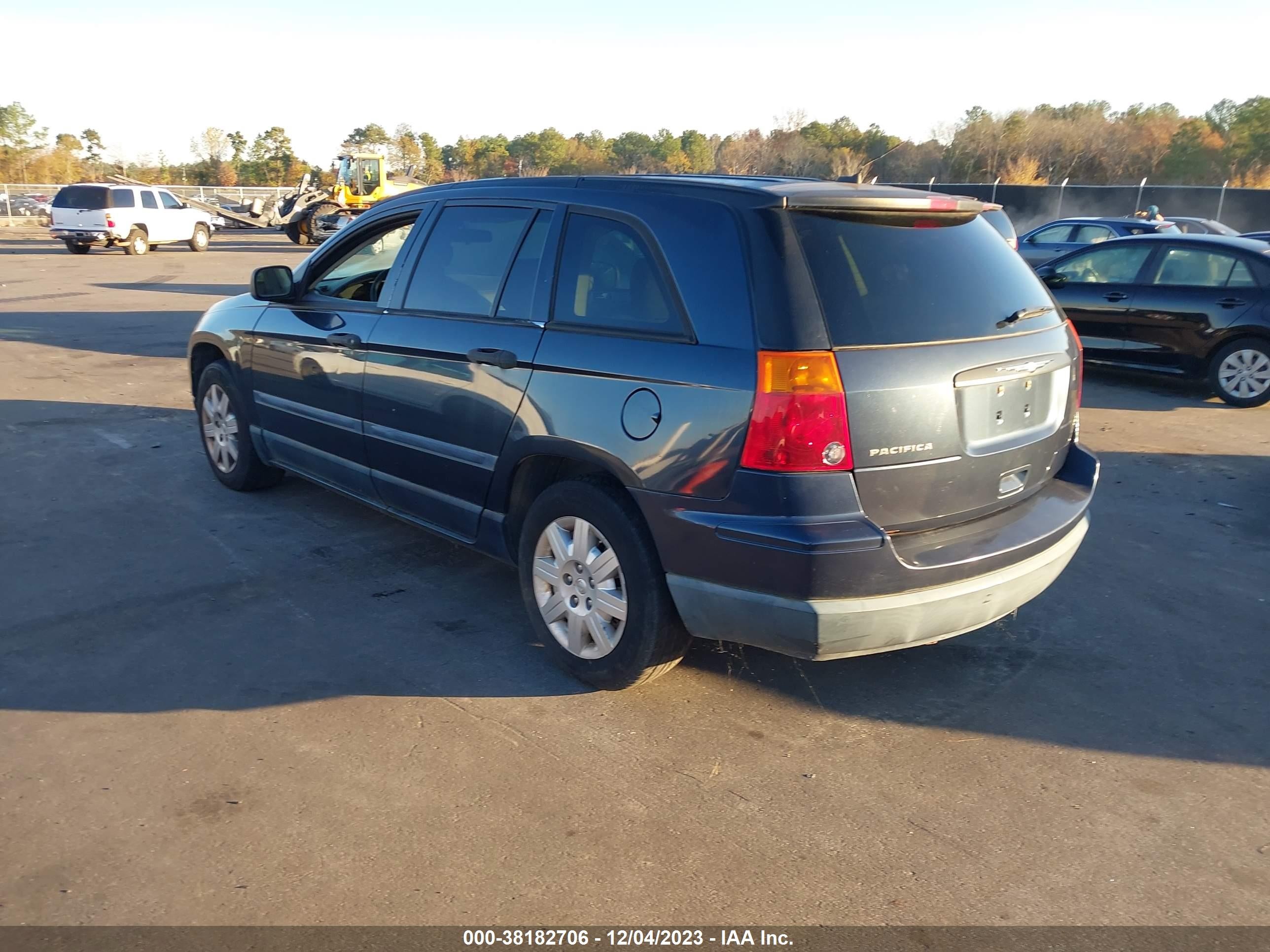 Photo 2 VIN: 2A8GM48L77R129743 - CHRYSLER PACIFICA 