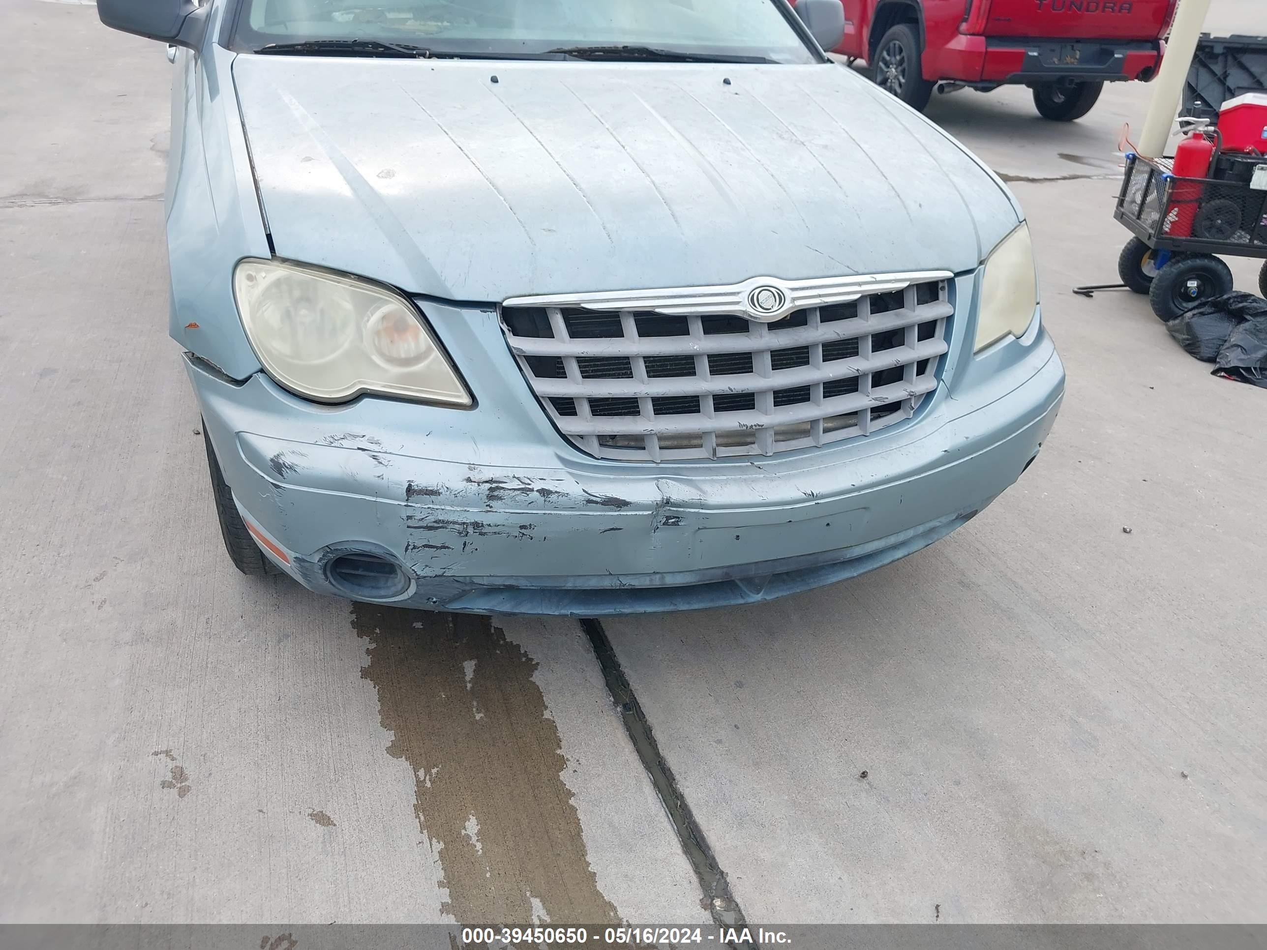 Photo 5 VIN: 2A8GM48L78R608617 - CHRYSLER PACIFICA 