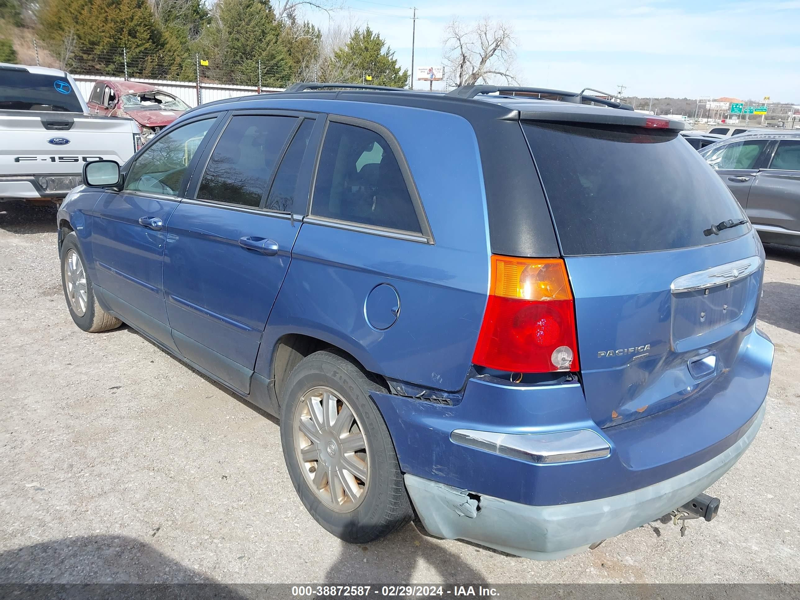 Photo 2 VIN: 2A8GM68X37R291321 - CHRYSLER PACIFICA 