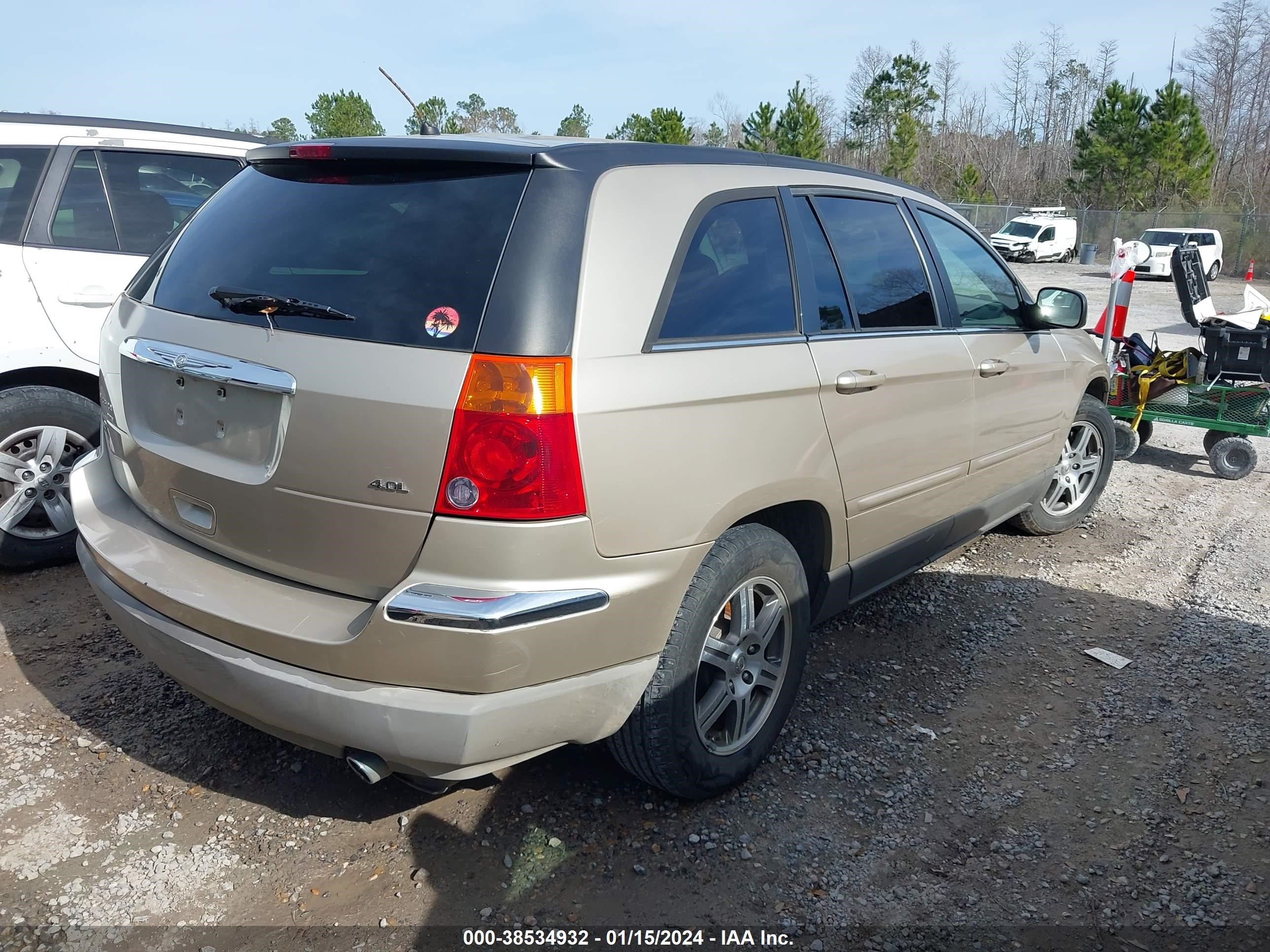 Photo 3 VIN: 2A8GM68X47R142402 - CHRYSLER PACIFICA 