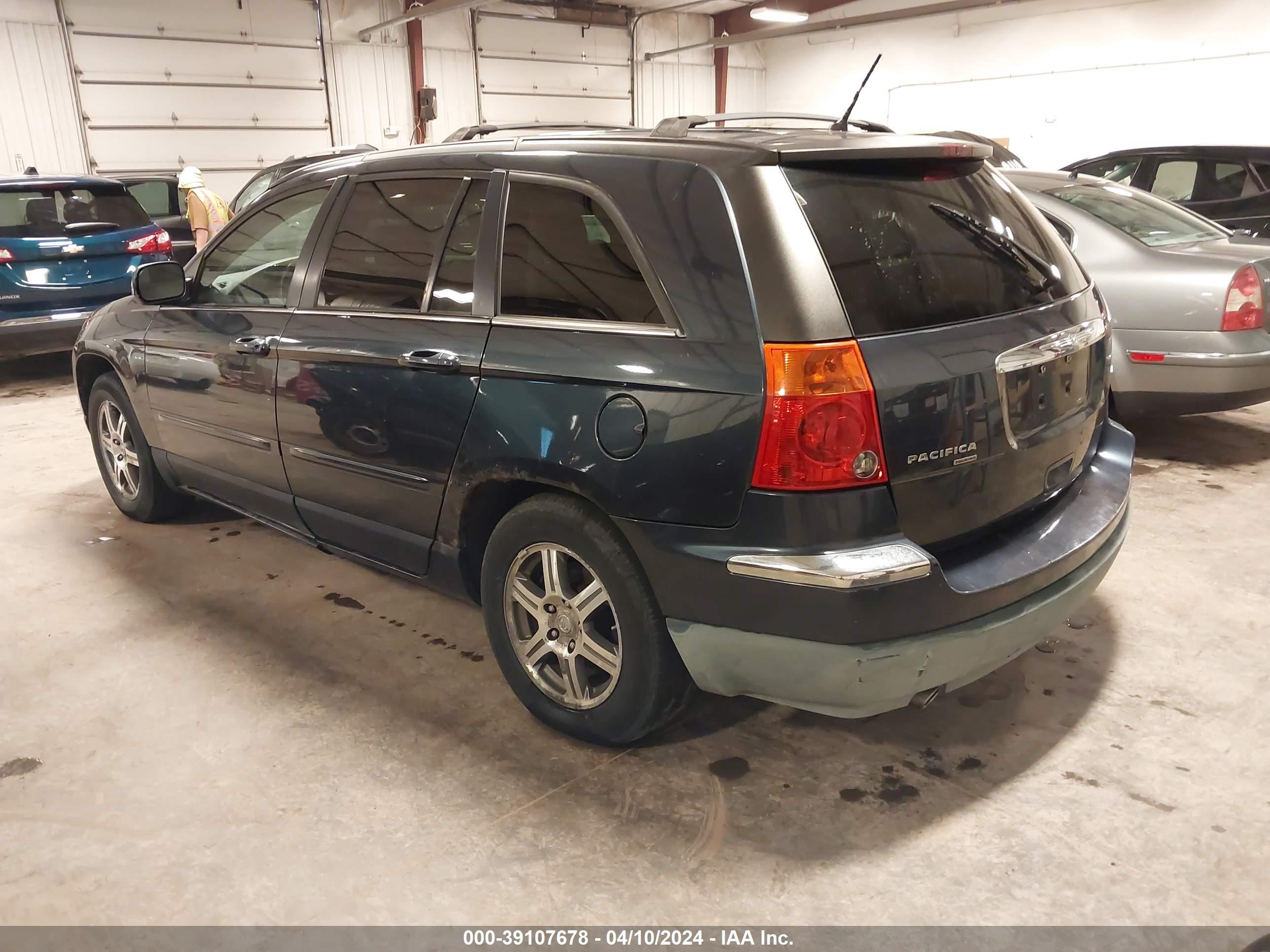 Photo 2 VIN: 2A8GM68X57R161315 - CHRYSLER PACIFICA 