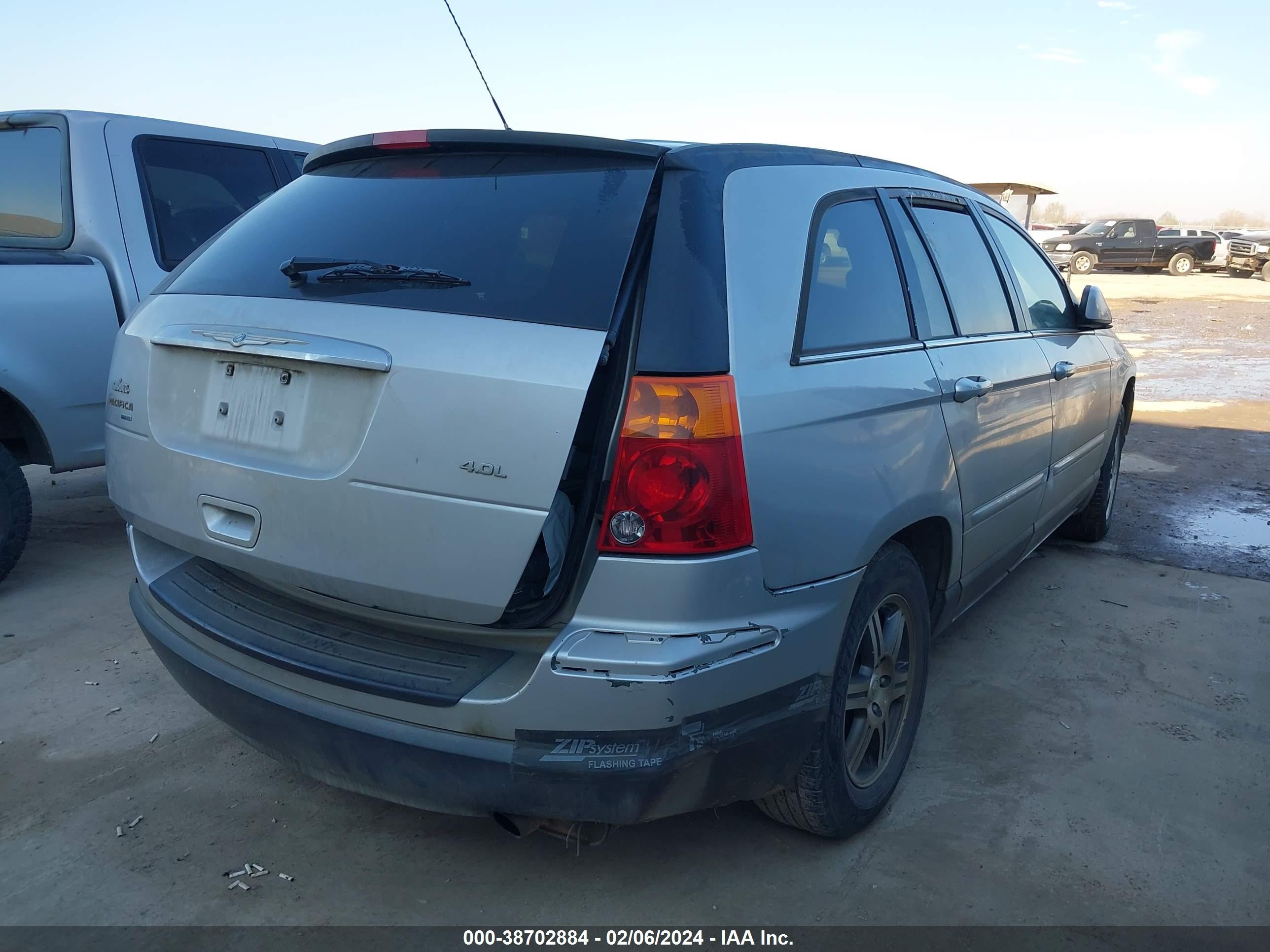 Photo 3 VIN: 2A8GM68X67R256174 - CHRYSLER PACIFICA 