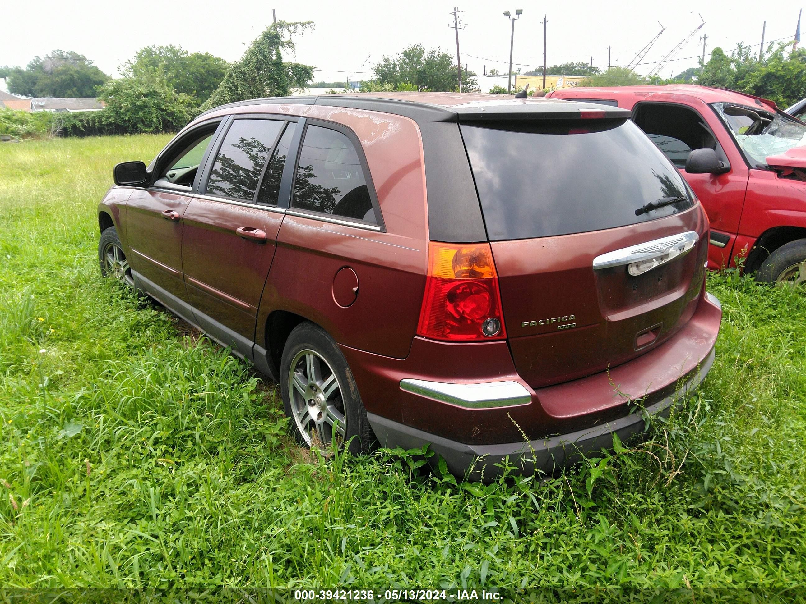 Photo 2 VIN: 2A8GM68X87R163057 - CHRYSLER PACIFICA 