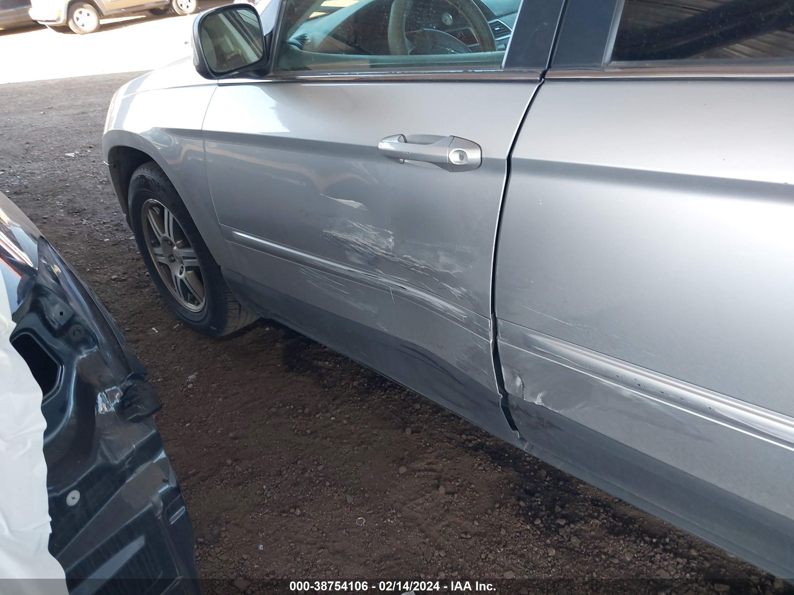 Photo 5 VIN: 2A8GM68X97R214811 - CHRYSLER PACIFICA 