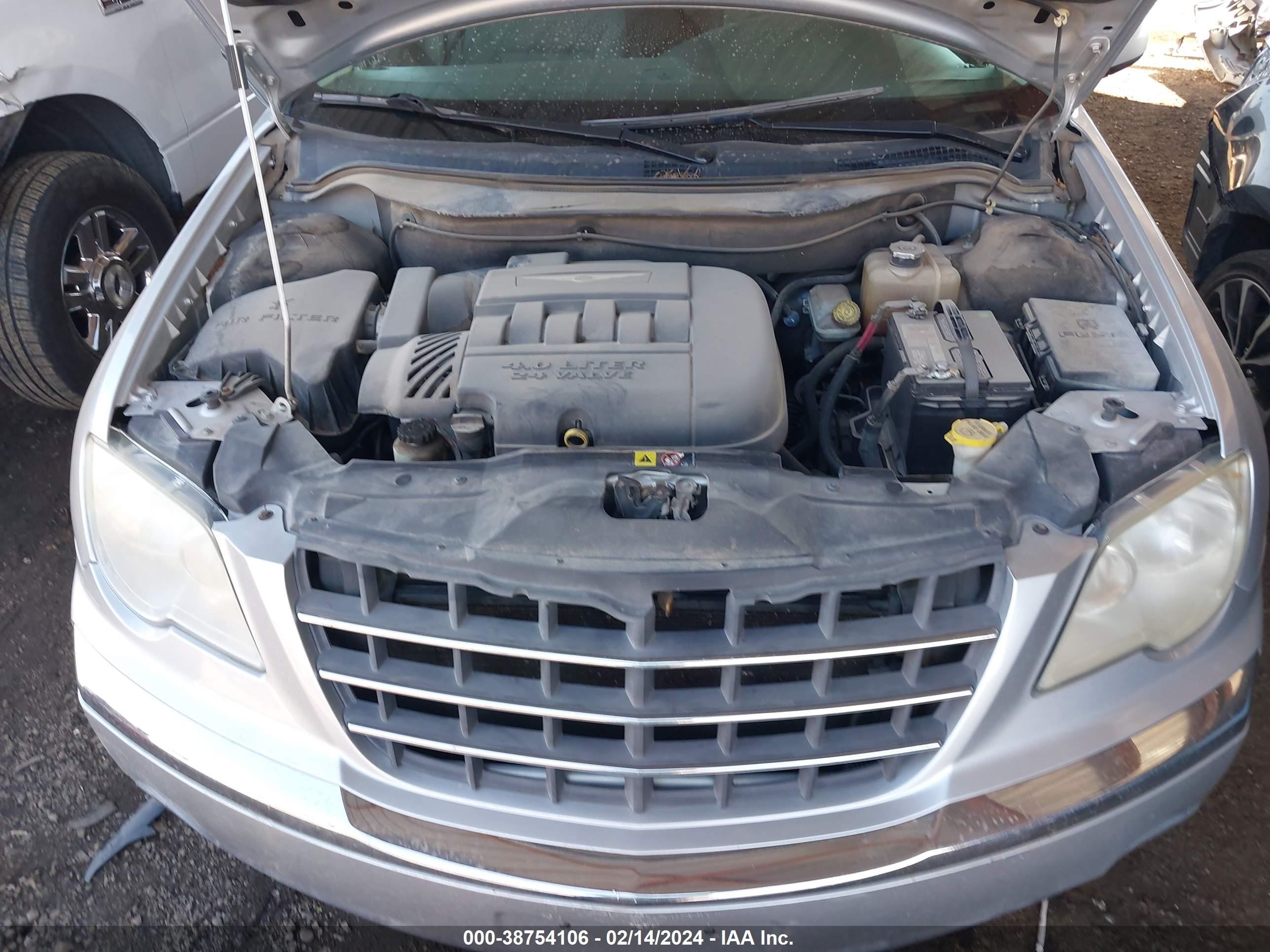 Photo 9 VIN: 2A8GM68X97R214811 - CHRYSLER PACIFICA 