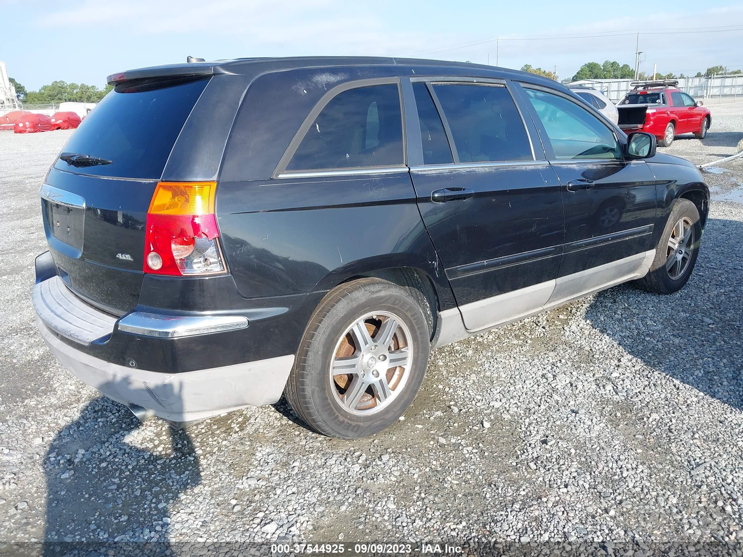 Photo 3 VIN: 2A8GM68XX7R297410 - CHRYSLER PACIFICA 