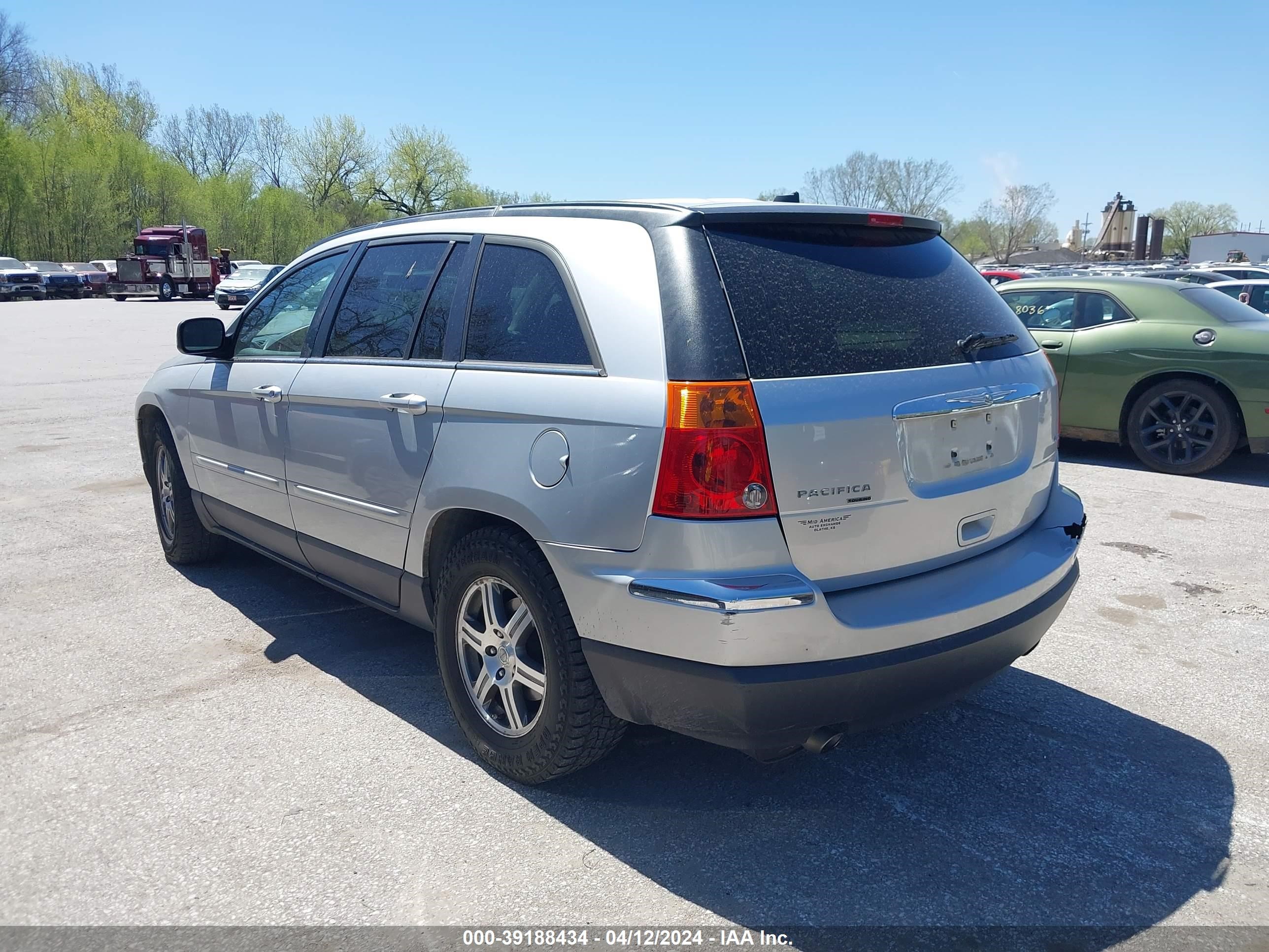 Photo 2 VIN: 2A8GM68XX7R303075 - CHRYSLER PACIFICA 