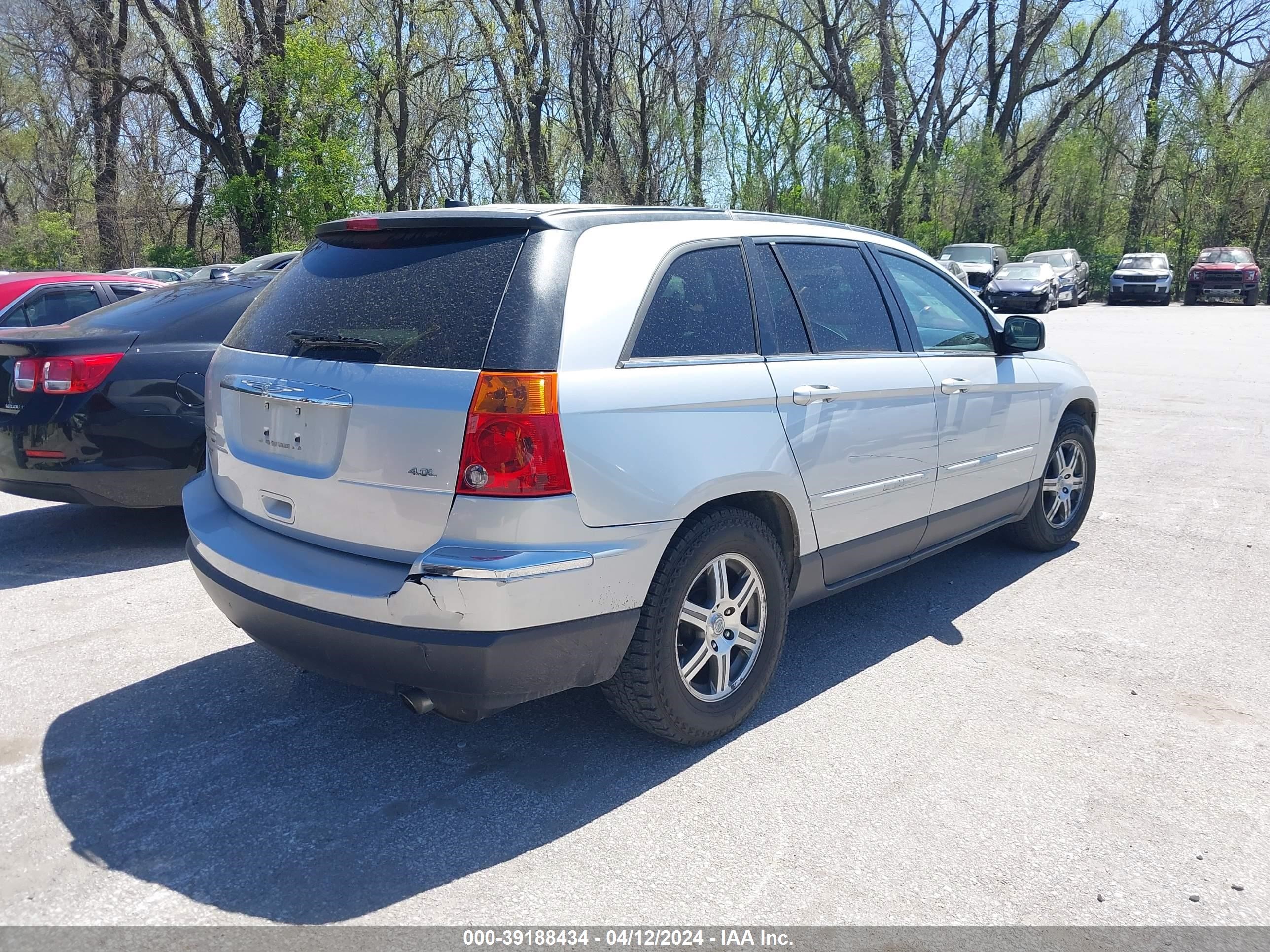 Photo 3 VIN: 2A8GM68XX7R303075 - CHRYSLER PACIFICA 