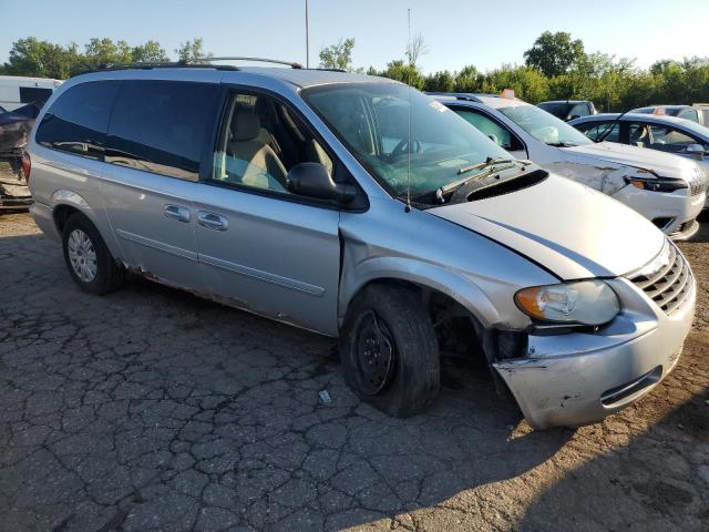 Photo 3 VIN: 2A8GP44R77R331094 - CHRYSLER TOWN & COU 