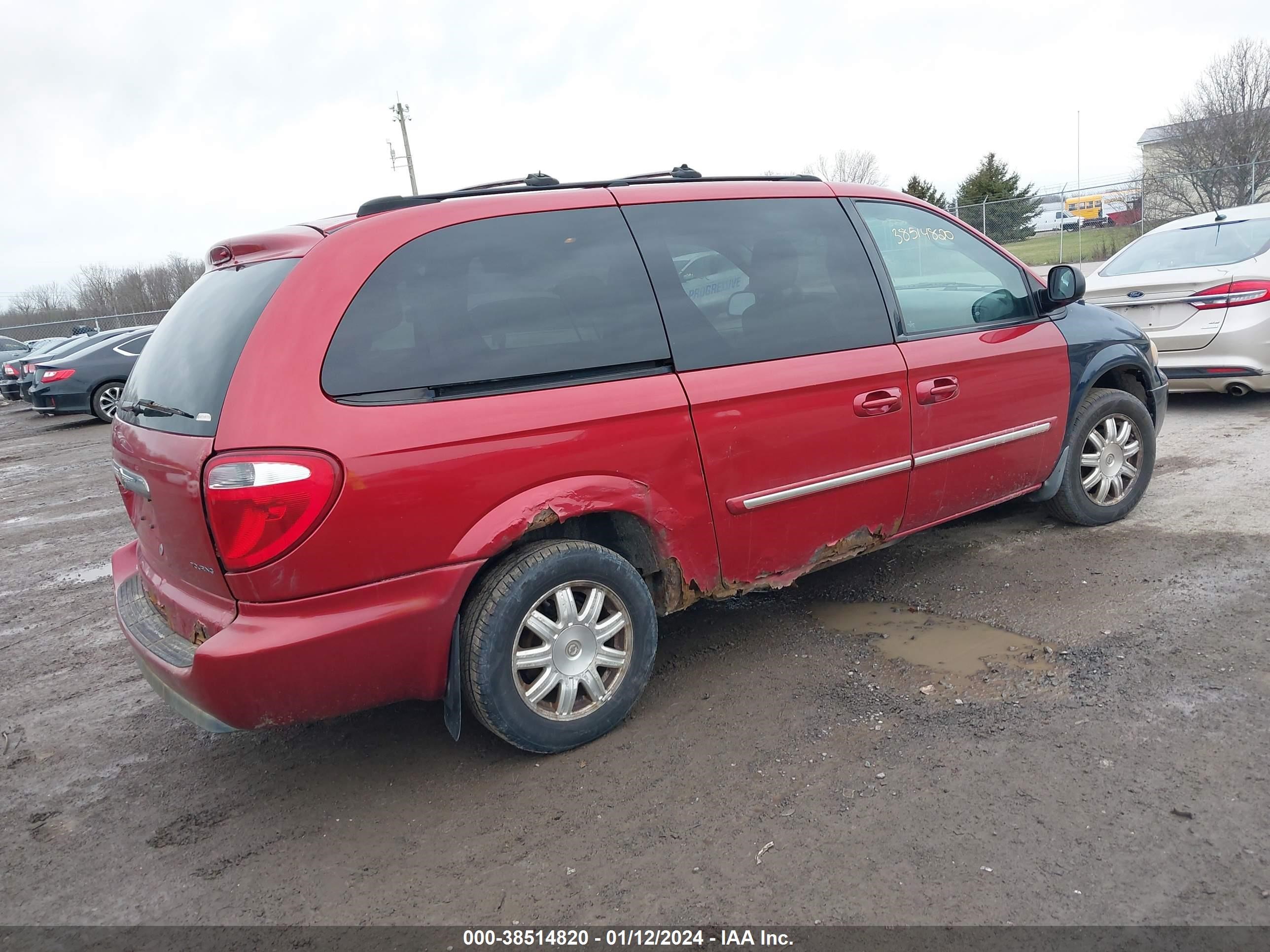 Photo 3 VIN: 2A8GP54L36R660732 - CHRYSLER TOWN & COUNTRY 