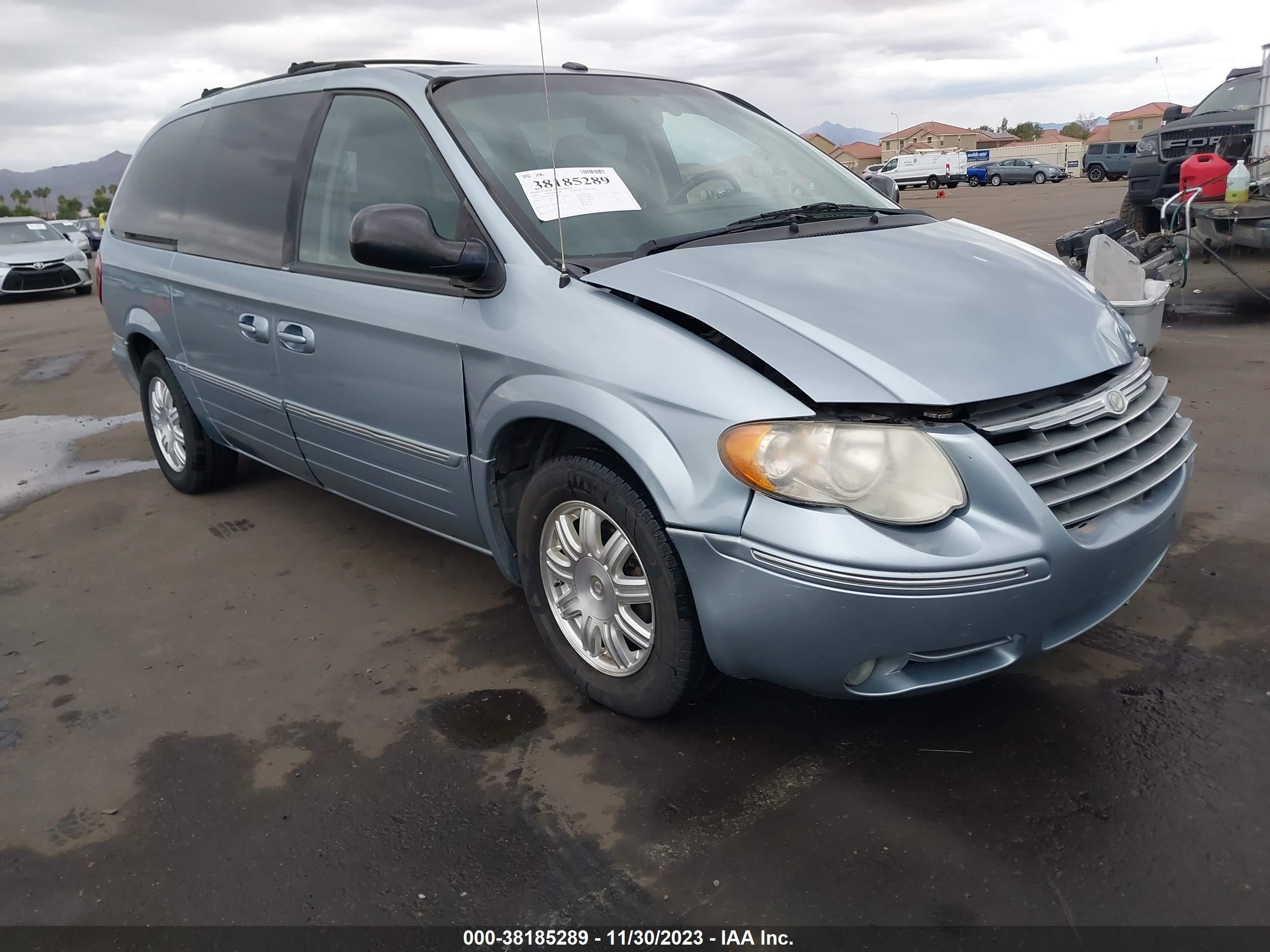 Photo 0 VIN: 2A8GP54L36R717995 - CHRYSLER TOWN & COUNTRY 