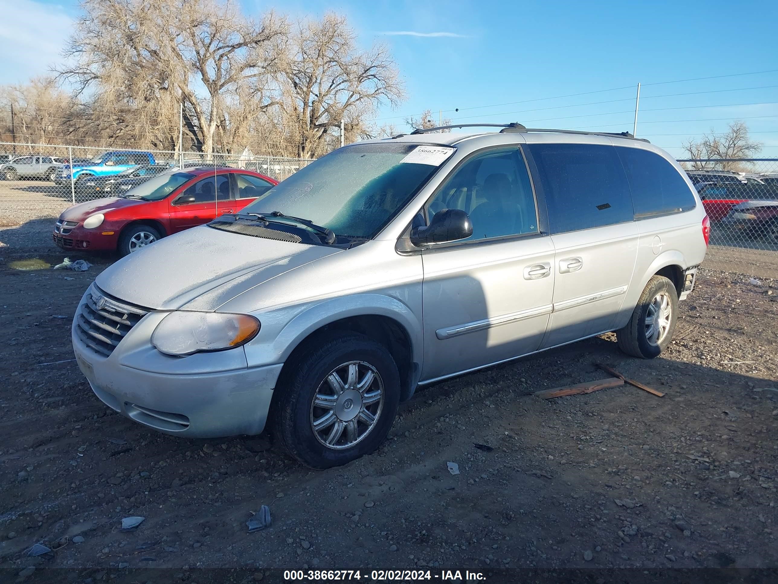 Photo 1 VIN: 2A8GP54L66R608740 - CHRYSLER TOWN & COUNTRY 