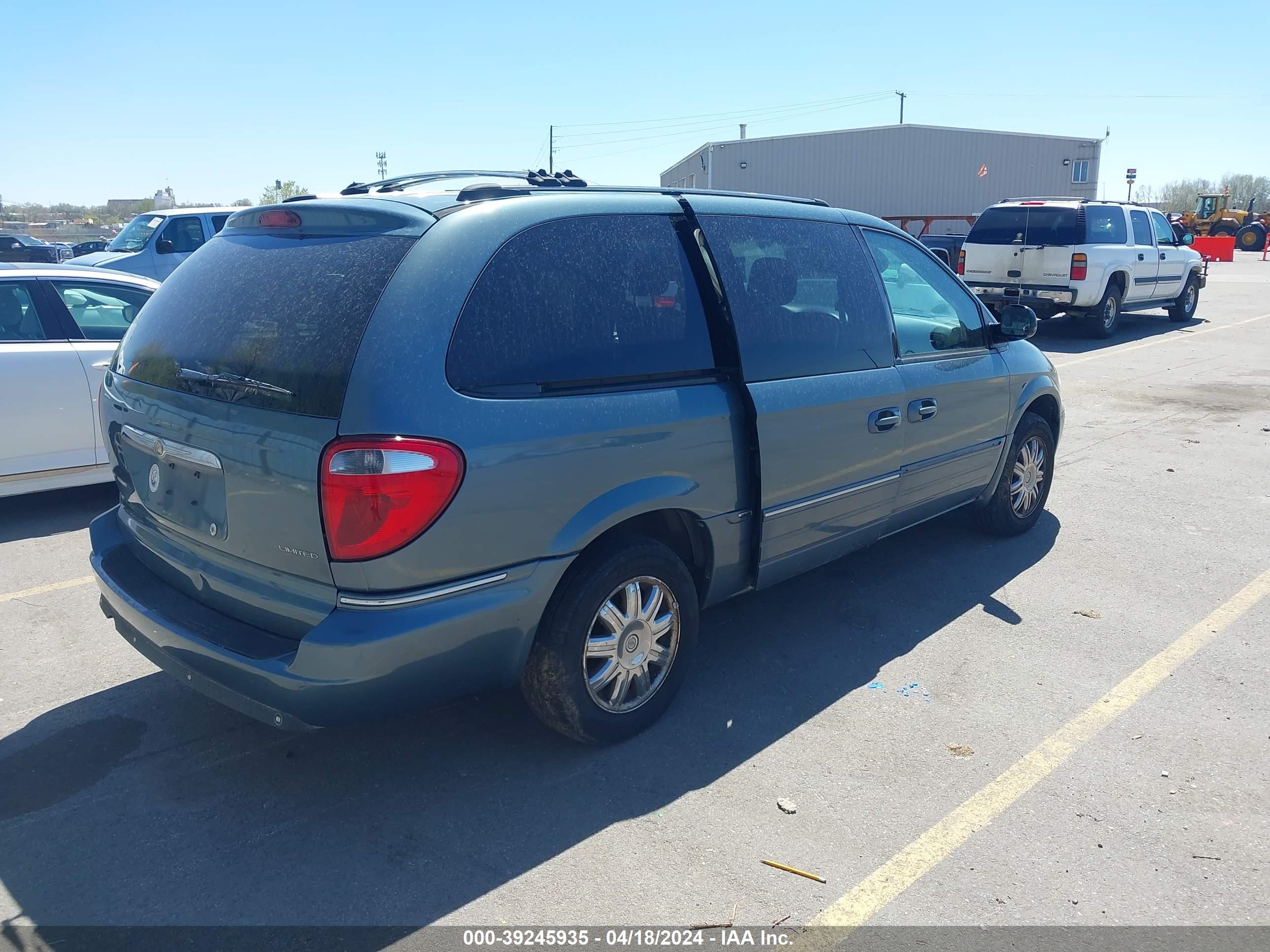 Photo 3 VIN: 2A8GP64L06R738308 - CHRYSLER TOWN & COUNTRY 