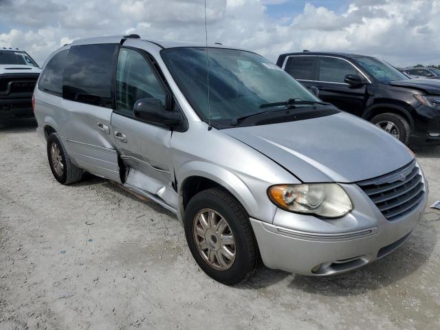 Photo 3 VIN: 2A8GP64L66R739902 - CHRYSLER TOWN & COU 