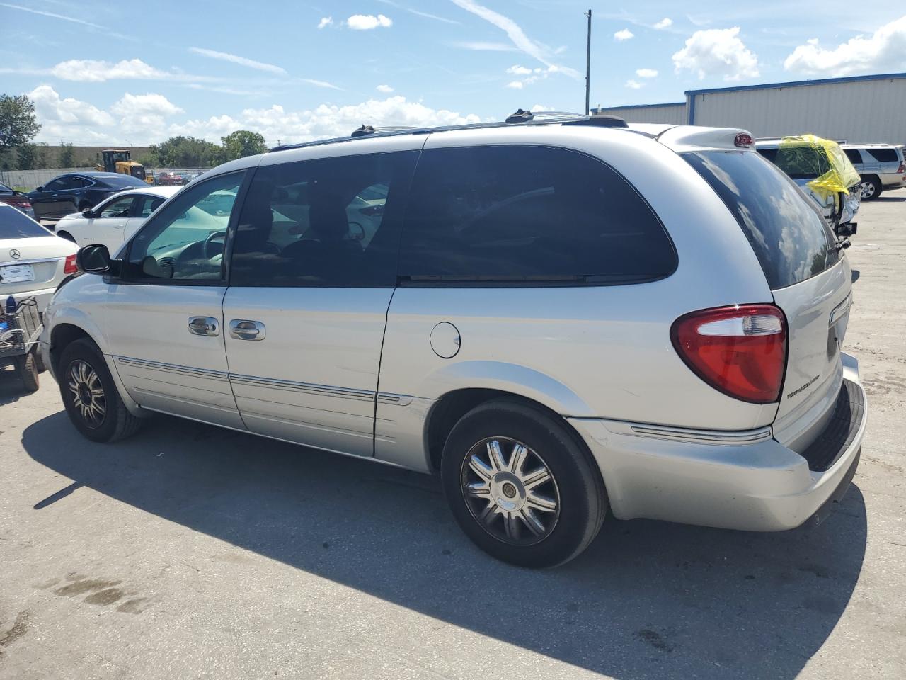 Photo 13 VIN: 2A8GP64L96R651684 - CHRYSLER TOWN & COU 