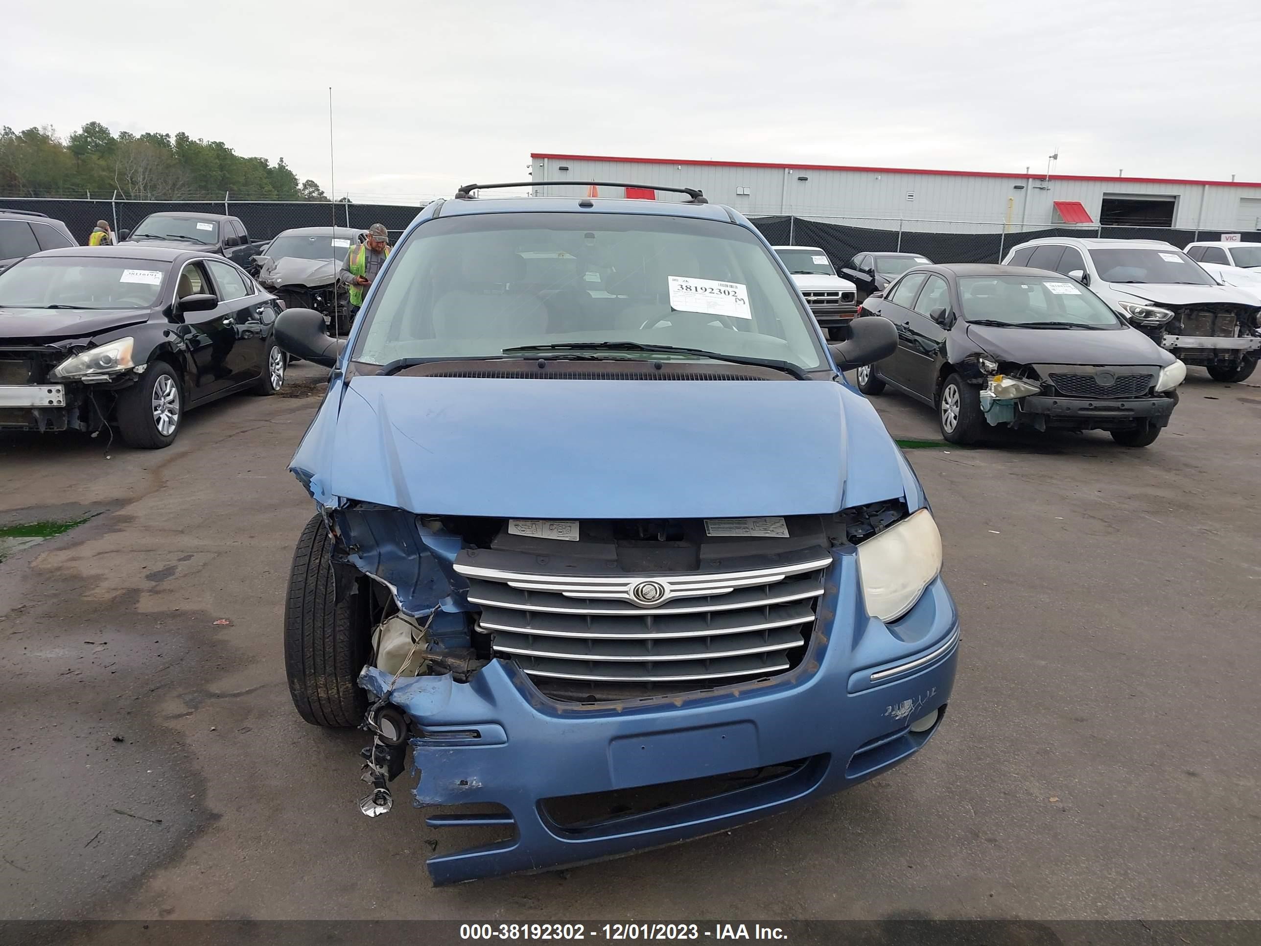 Photo 11 VIN: 2A8GP64LX7R294372 - CHRYSLER TOWN & COUNTRY 