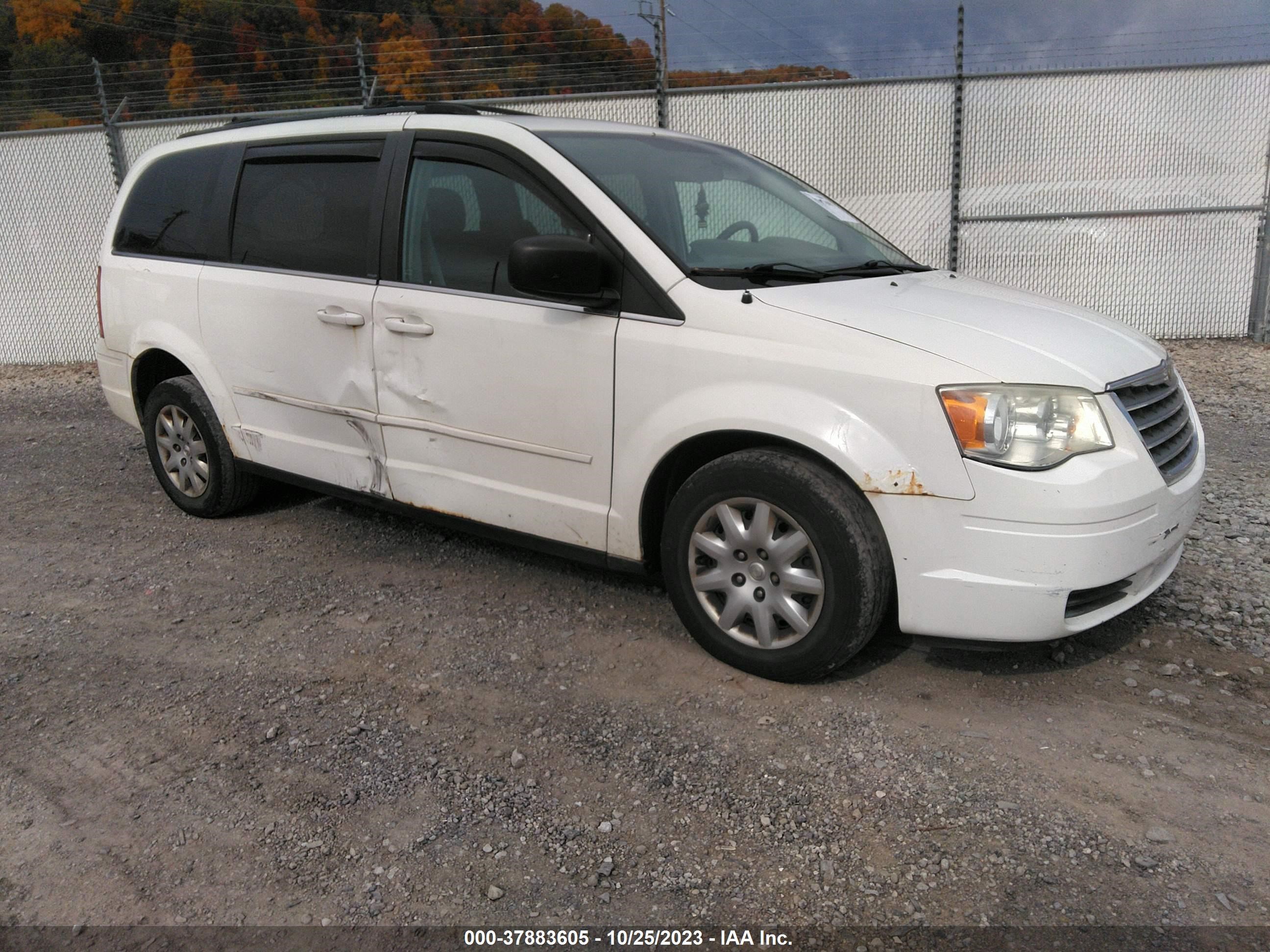 Photo 0 VIN: 2A8HR44E09R630084 - CHRYSLER TOWN & COUNTRY 