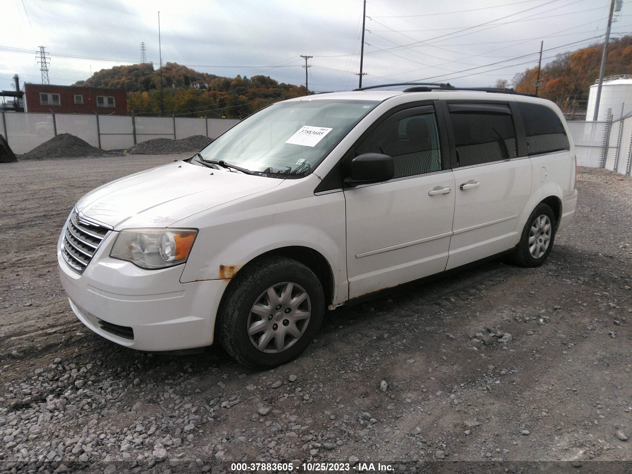 Photo 1 VIN: 2A8HR44E09R630084 - CHRYSLER TOWN & COUNTRY 