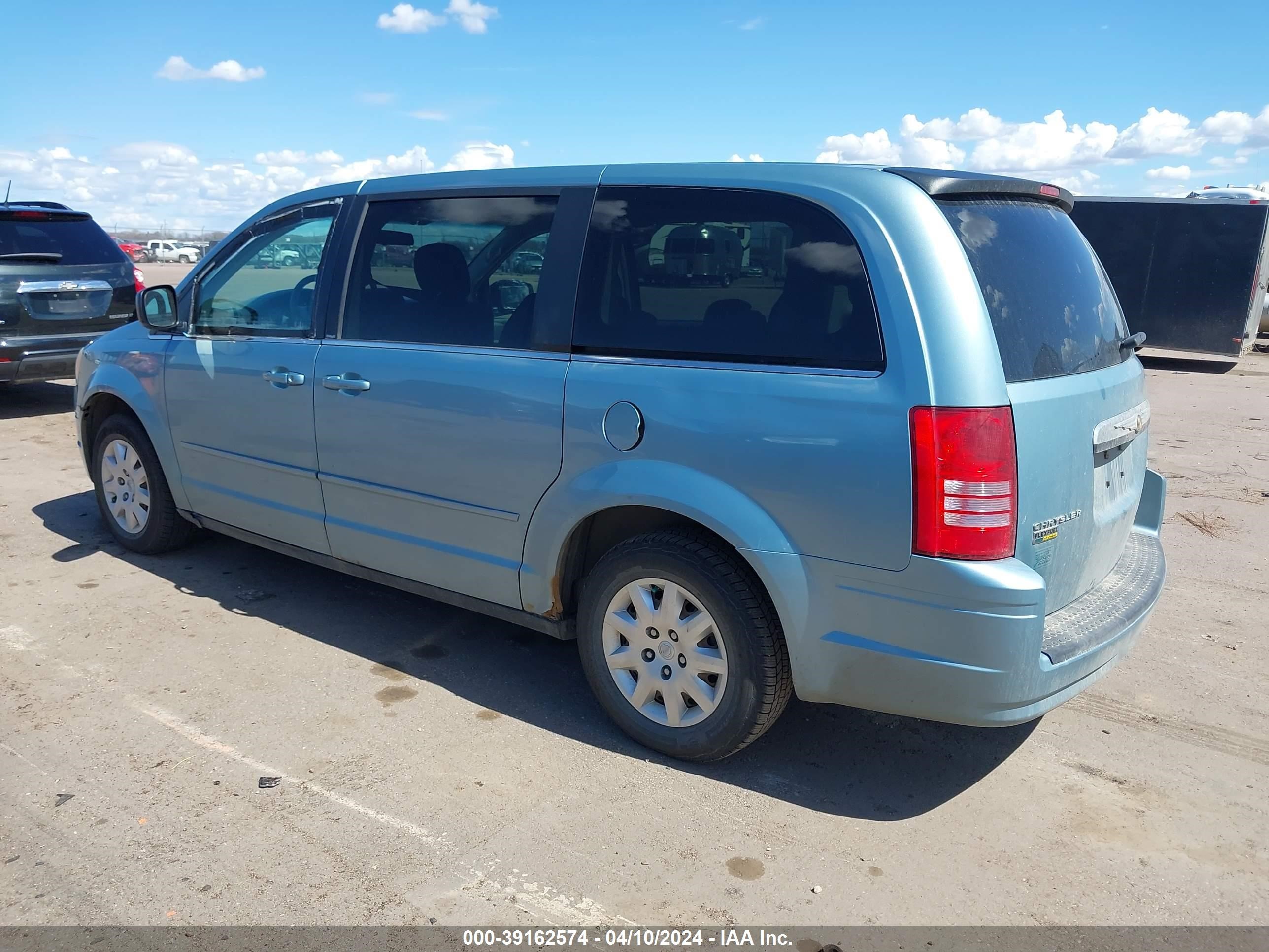 Photo 2 VIN: 2A8HR44E19R526929 - CHRYSLER TOWN & COUNTRY 