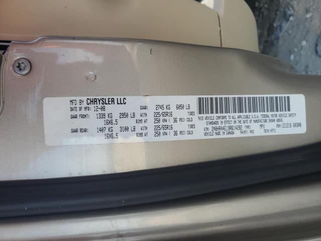 Photo 13 VIN: 2A8HR44E19R614282 - CHRYSLER TOWN & COU 