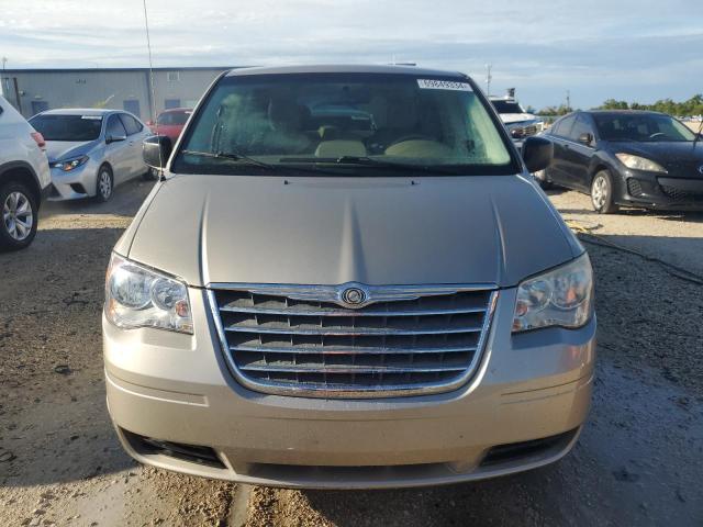 Photo 4 VIN: 2A8HR44E19R614282 - CHRYSLER TOWN & COU 