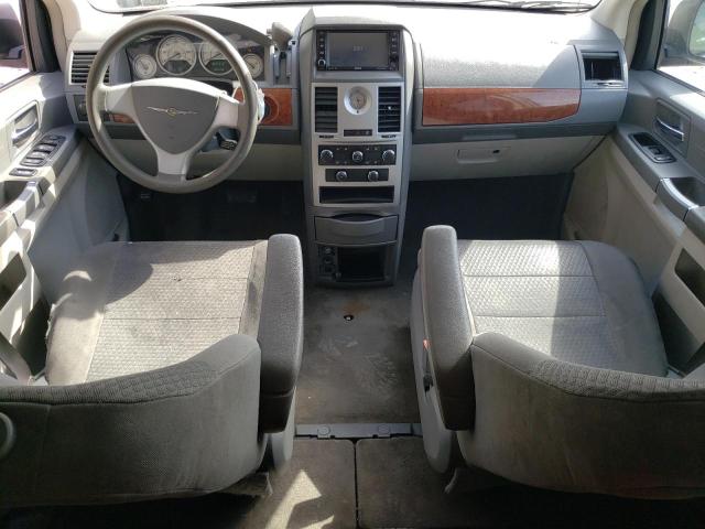 Photo 7 VIN: 2A8HR44E49R574389 - CHRYSLER TOWN & COU 