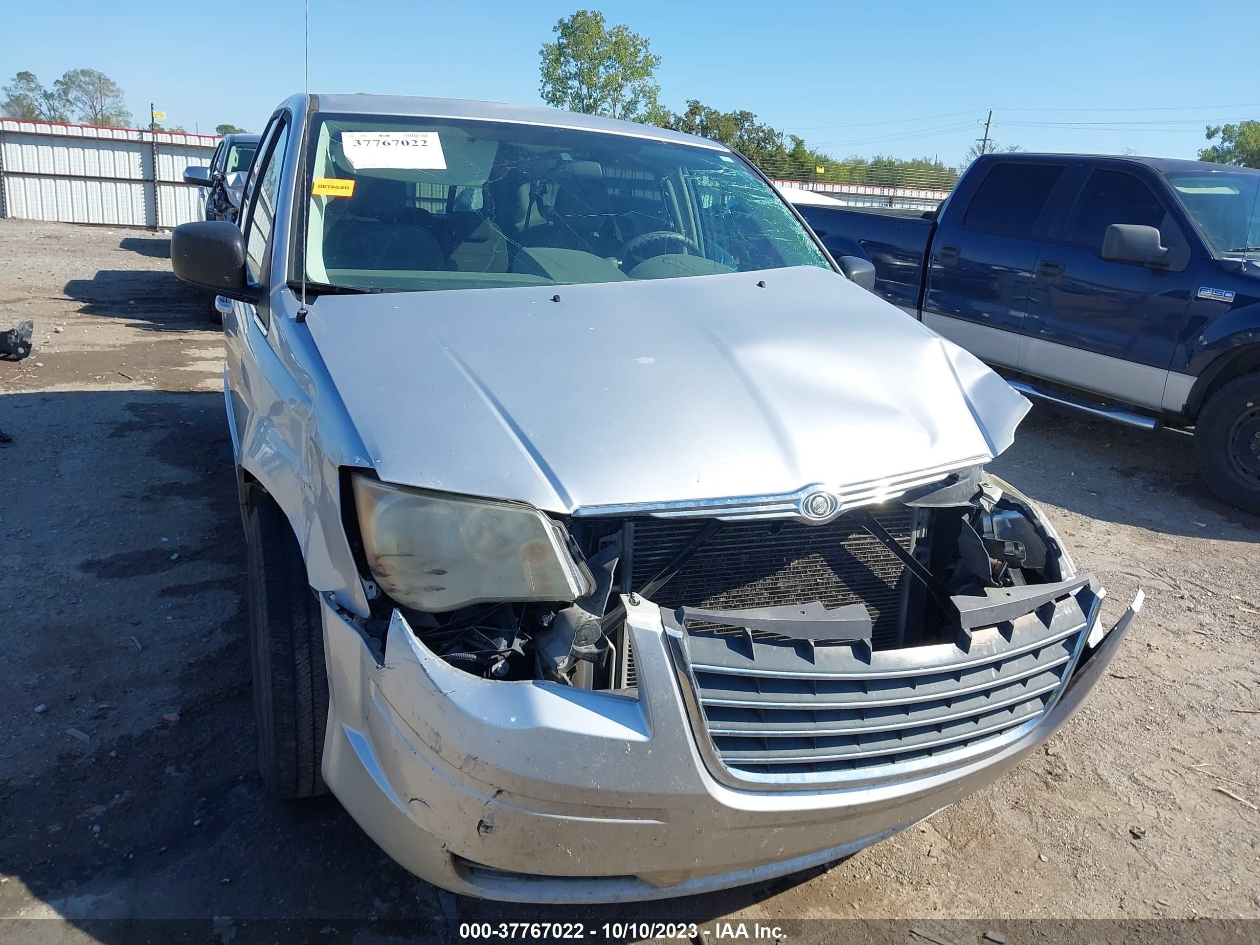 Photo 11 VIN: 2A8HR44E69R524691 - CHRYSLER TOWN & COUNTRY 