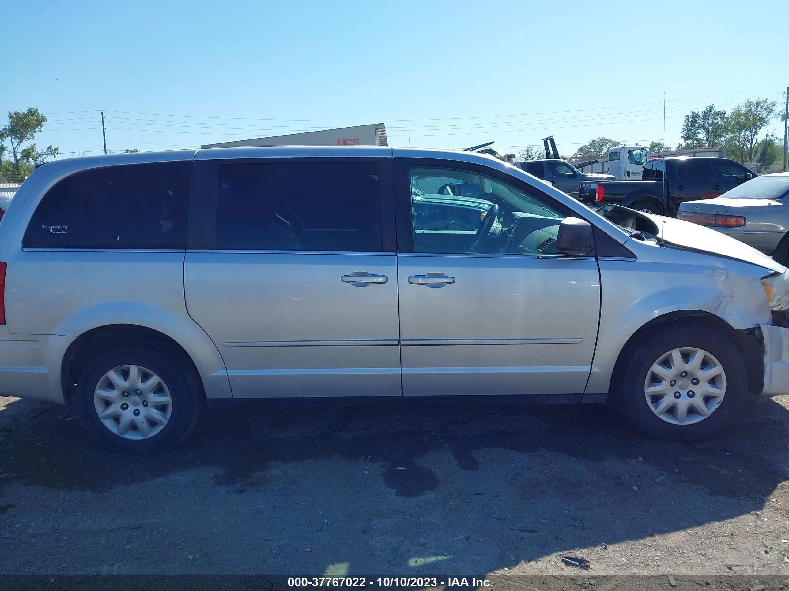 Photo 12 VIN: 2A8HR44E69R524691 - CHRYSLER TOWN & COUNTRY 