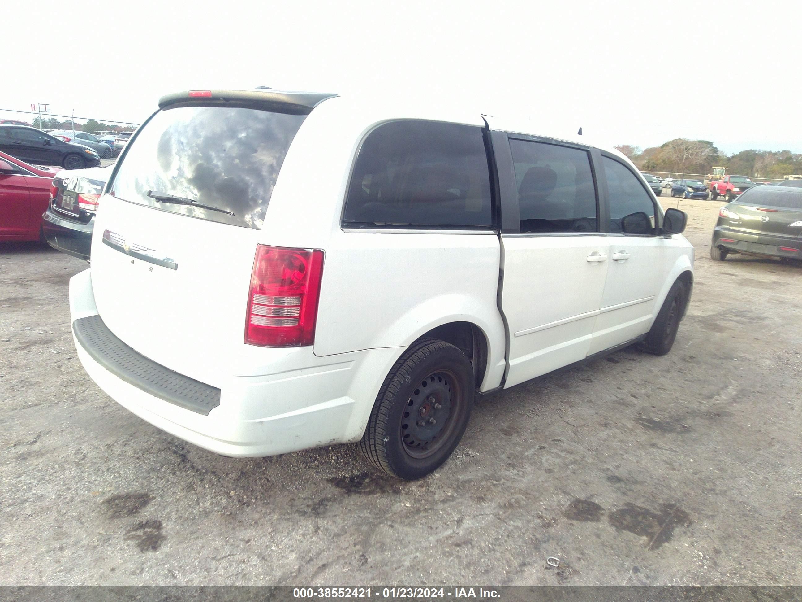 Photo 3 VIN: 2A8HR44E79R535991 - CHRYSLER TOWN & COUNTRY 