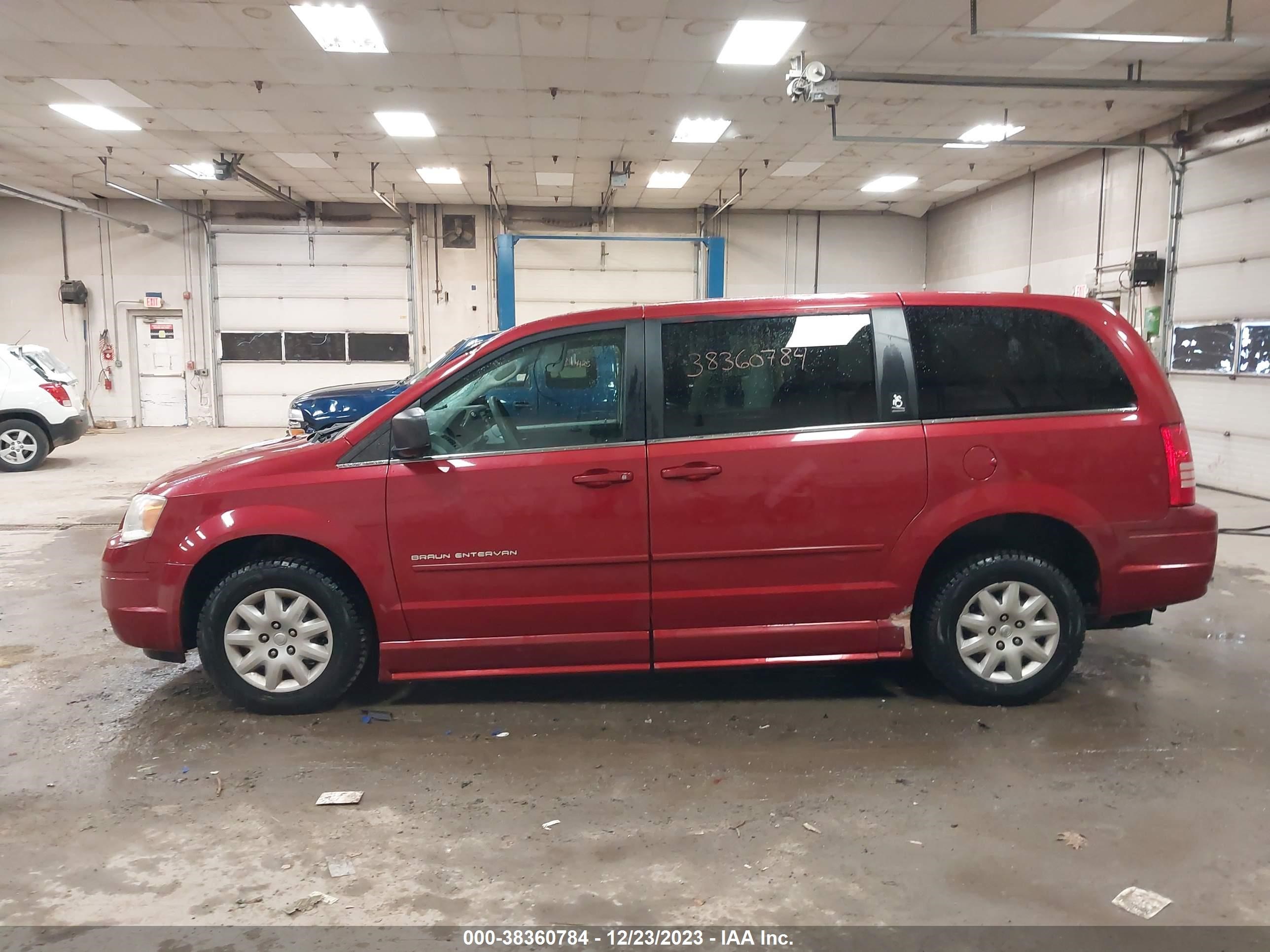 Photo 14 VIN: 2A8HR44E79R551723 - CHRYSLER TOWN & COUNTRY 