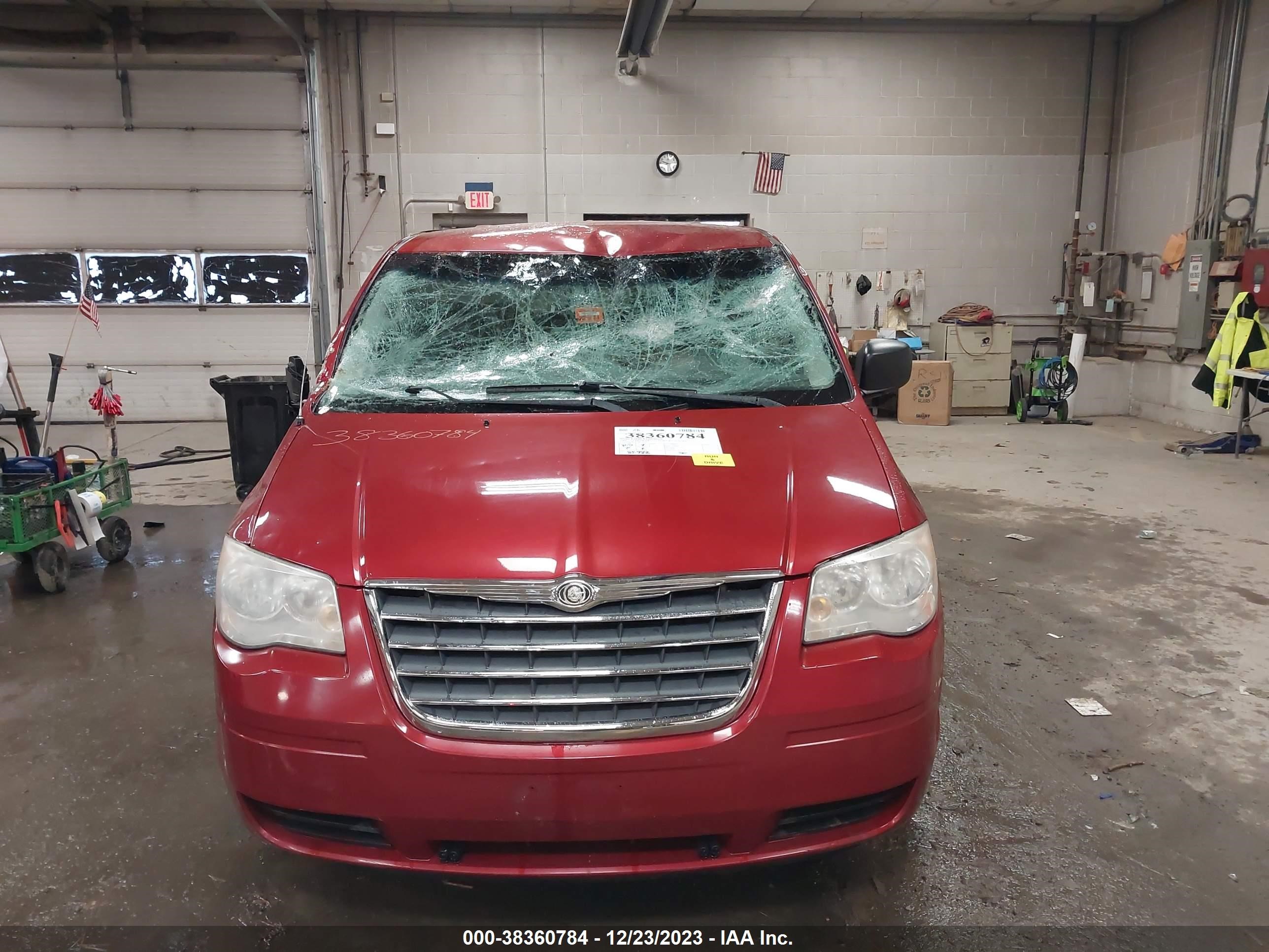 Photo 5 VIN: 2A8HR44E79R551723 - CHRYSLER TOWN & COUNTRY 