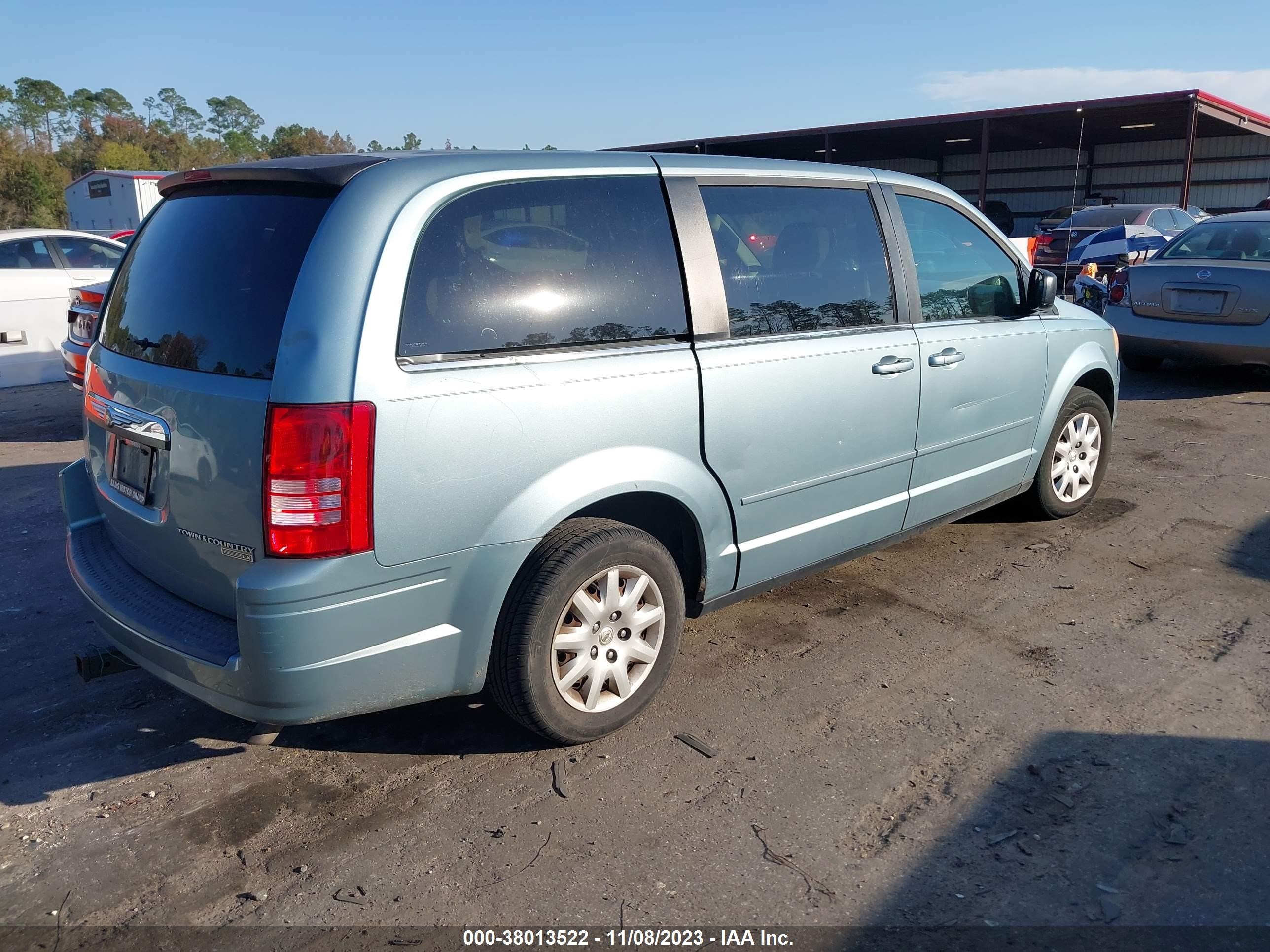 Photo 3 VIN: 2A8HR44E89R526538 - CHRYSLER TOWN & COUNTRY 