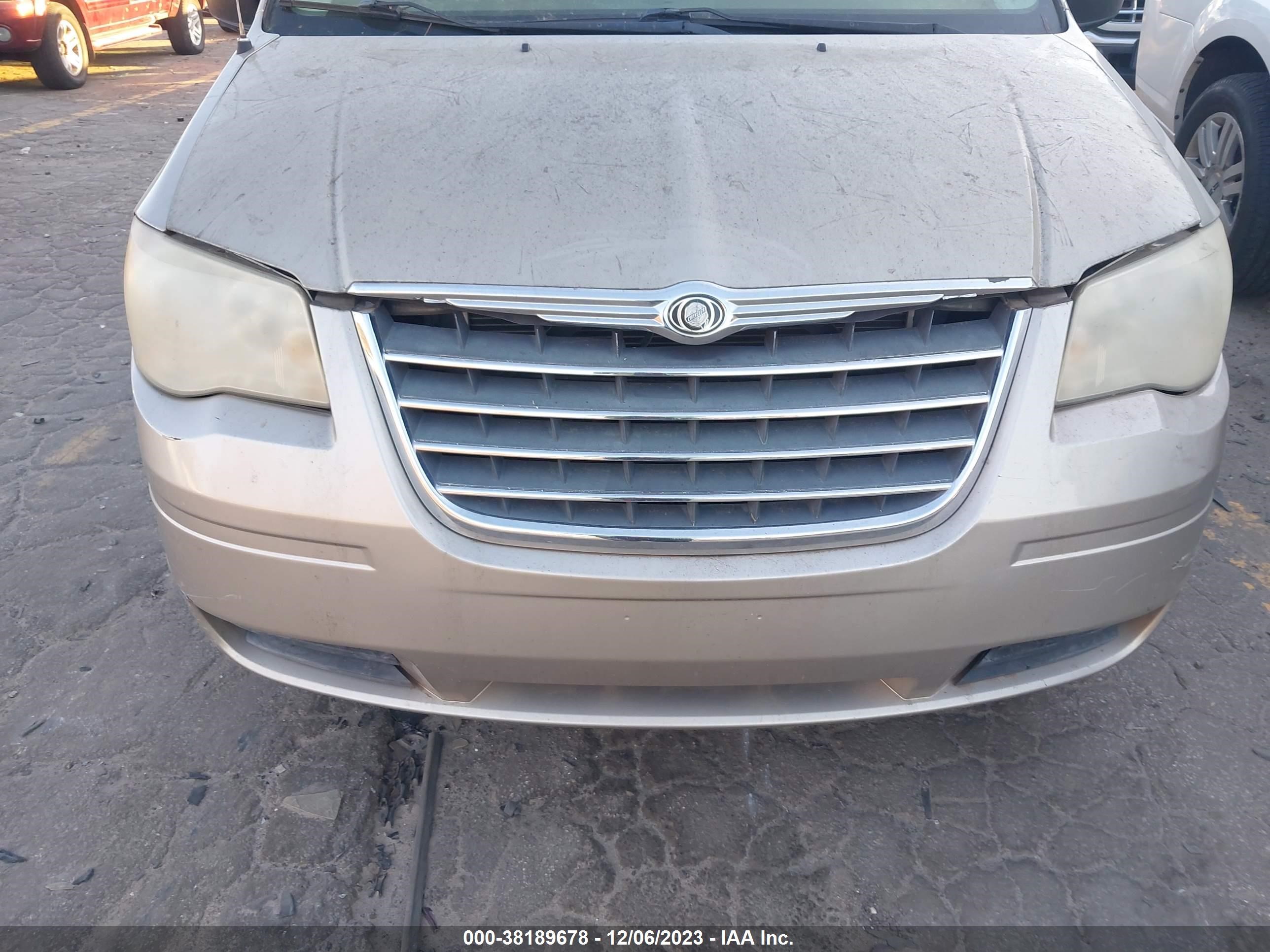 Photo 5 VIN: 2A8HR44E99R563596 - CHRYSLER TOWN & COUNTRY 