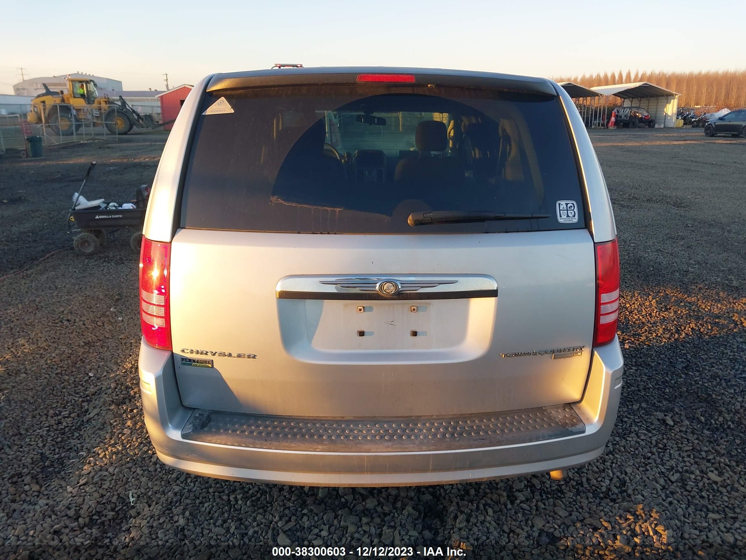 Photo 15 VIN: 2A8HR44E99R653010 - CHRYSLER TOWN & COUNTRY 