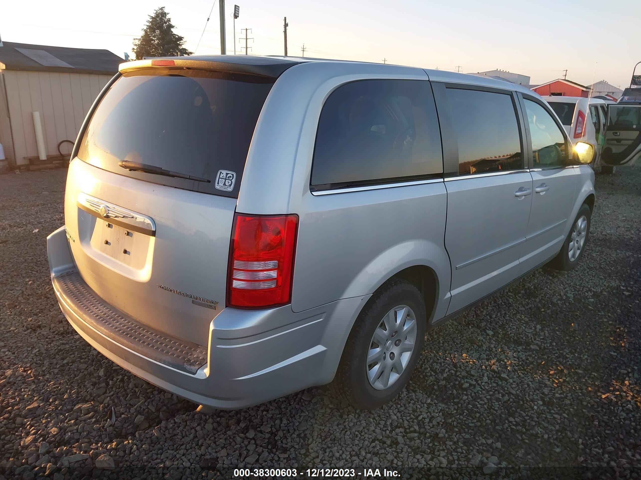 Photo 3 VIN: 2A8HR44E99R653010 - CHRYSLER TOWN & COUNTRY 