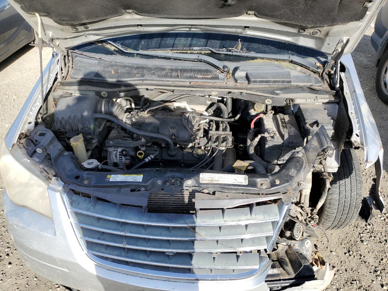 Photo 10 VIN: 2A8HR44EX9R536066 - CHRYSLER TOWN & COUNTRY 