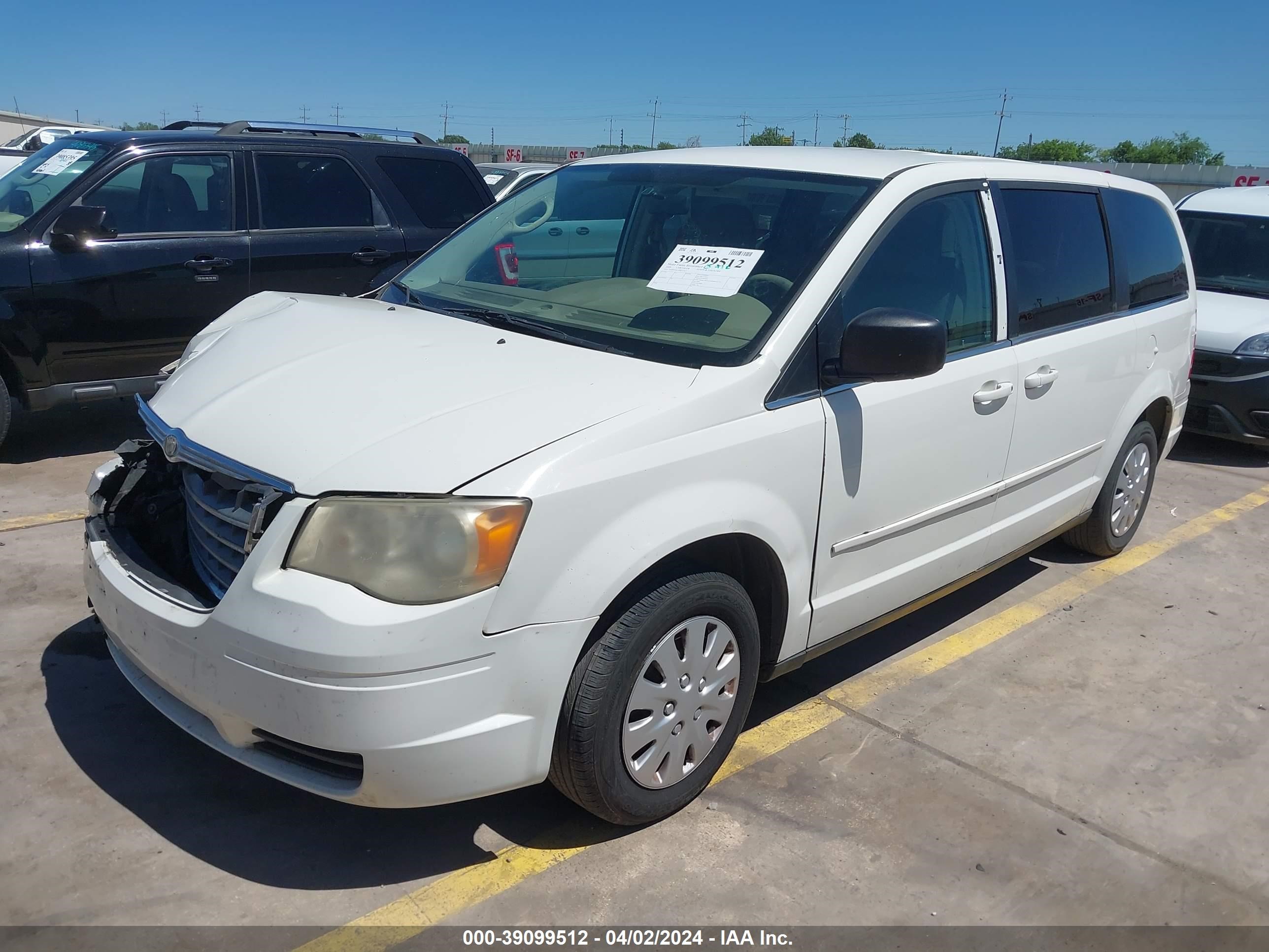 Photo 1 VIN: 2A8HR44EX9R617827 - CHRYSLER TOWN & COUNTRY 