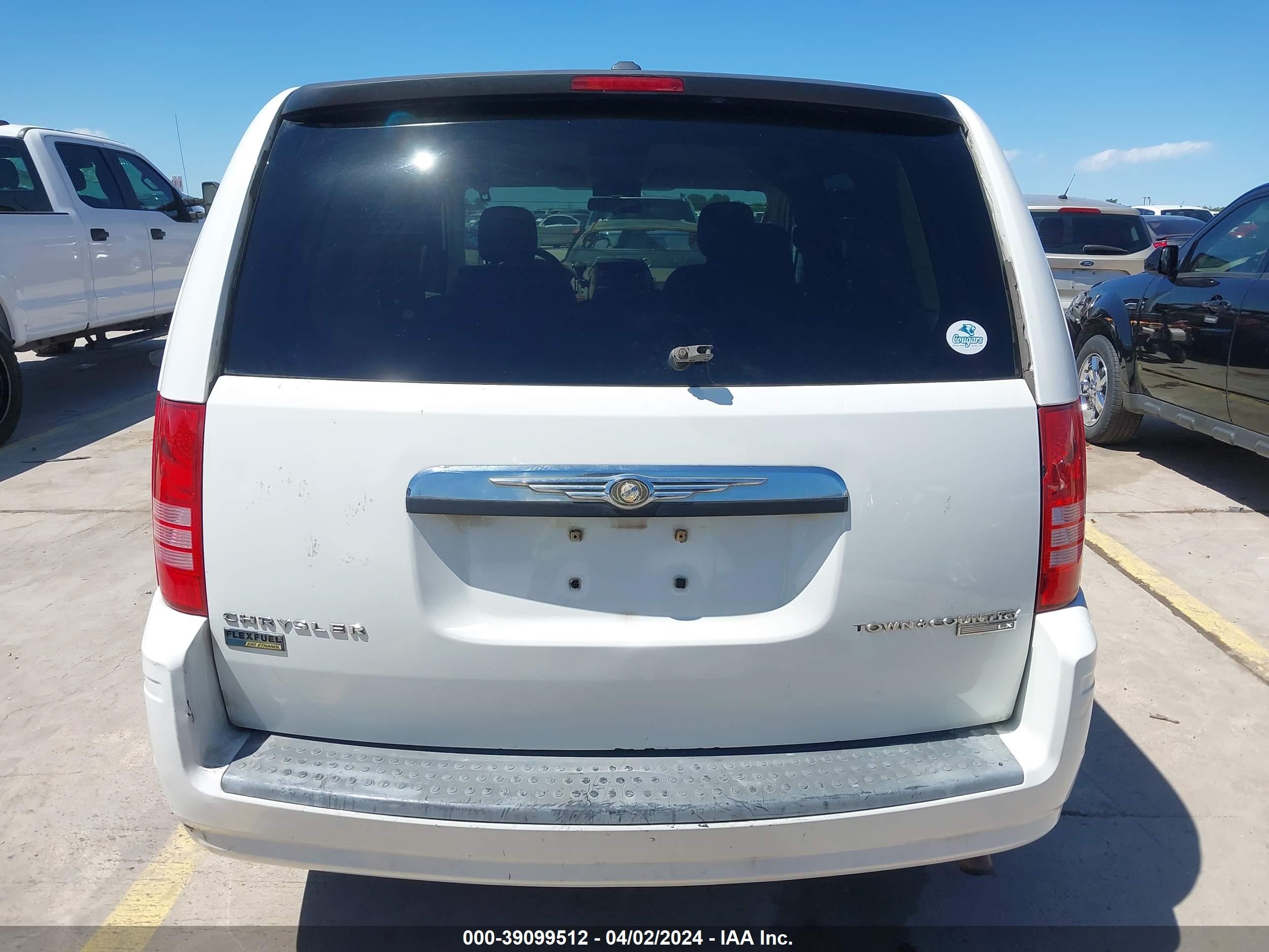 Photo 15 VIN: 2A8HR44EX9R617827 - CHRYSLER TOWN & COUNTRY 