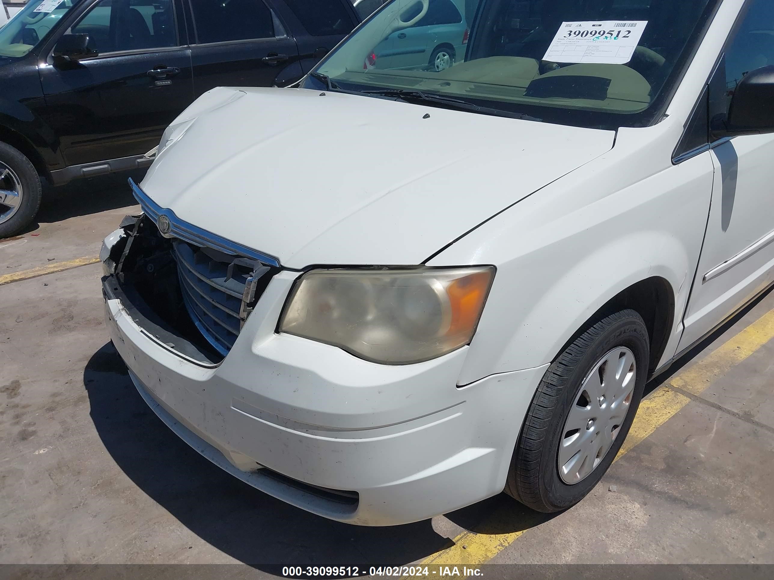 Photo 16 VIN: 2A8HR44EX9R617827 - CHRYSLER TOWN & COUNTRY 