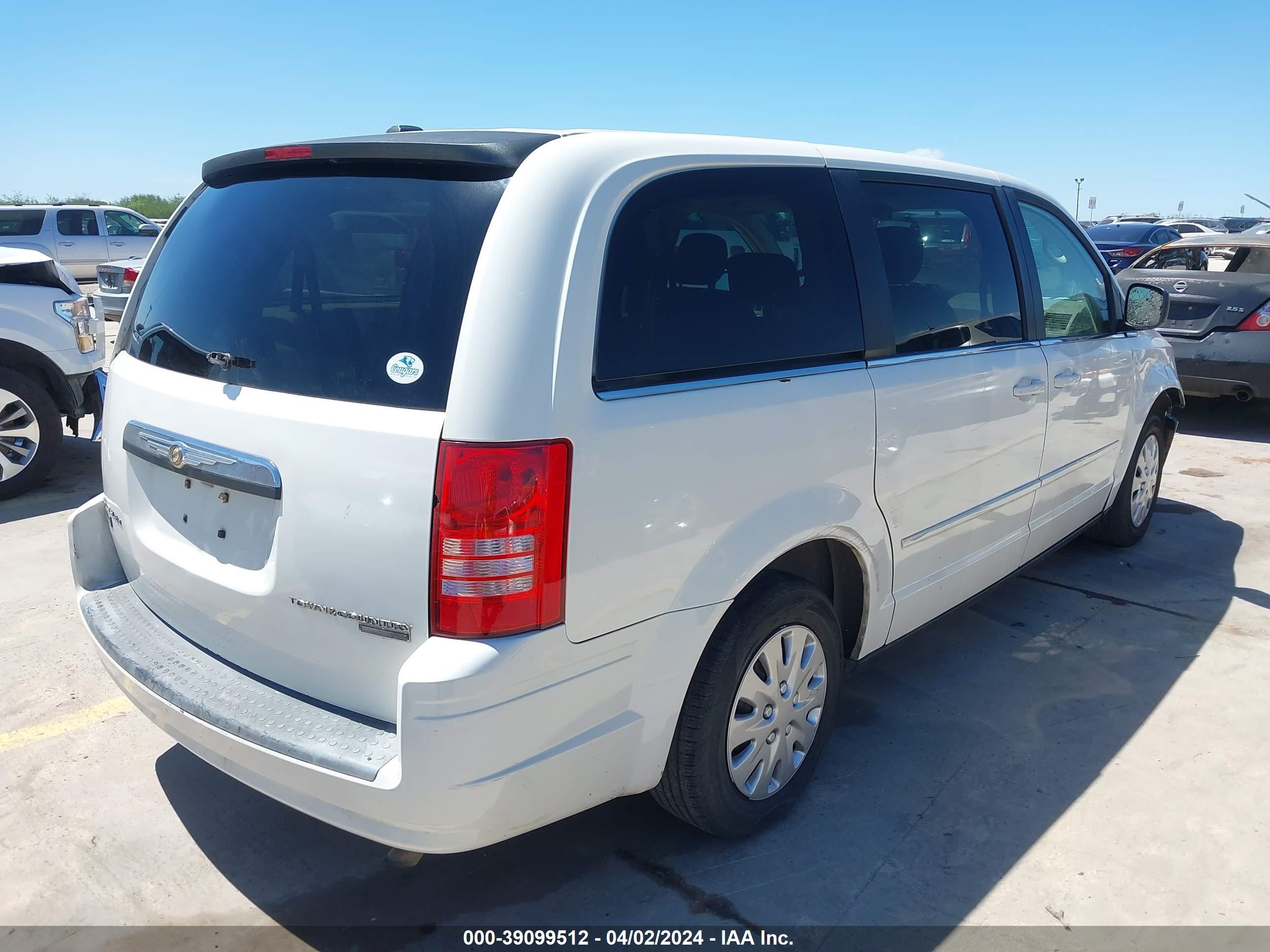 Photo 3 VIN: 2A8HR44EX9R617827 - CHRYSLER TOWN & COUNTRY 