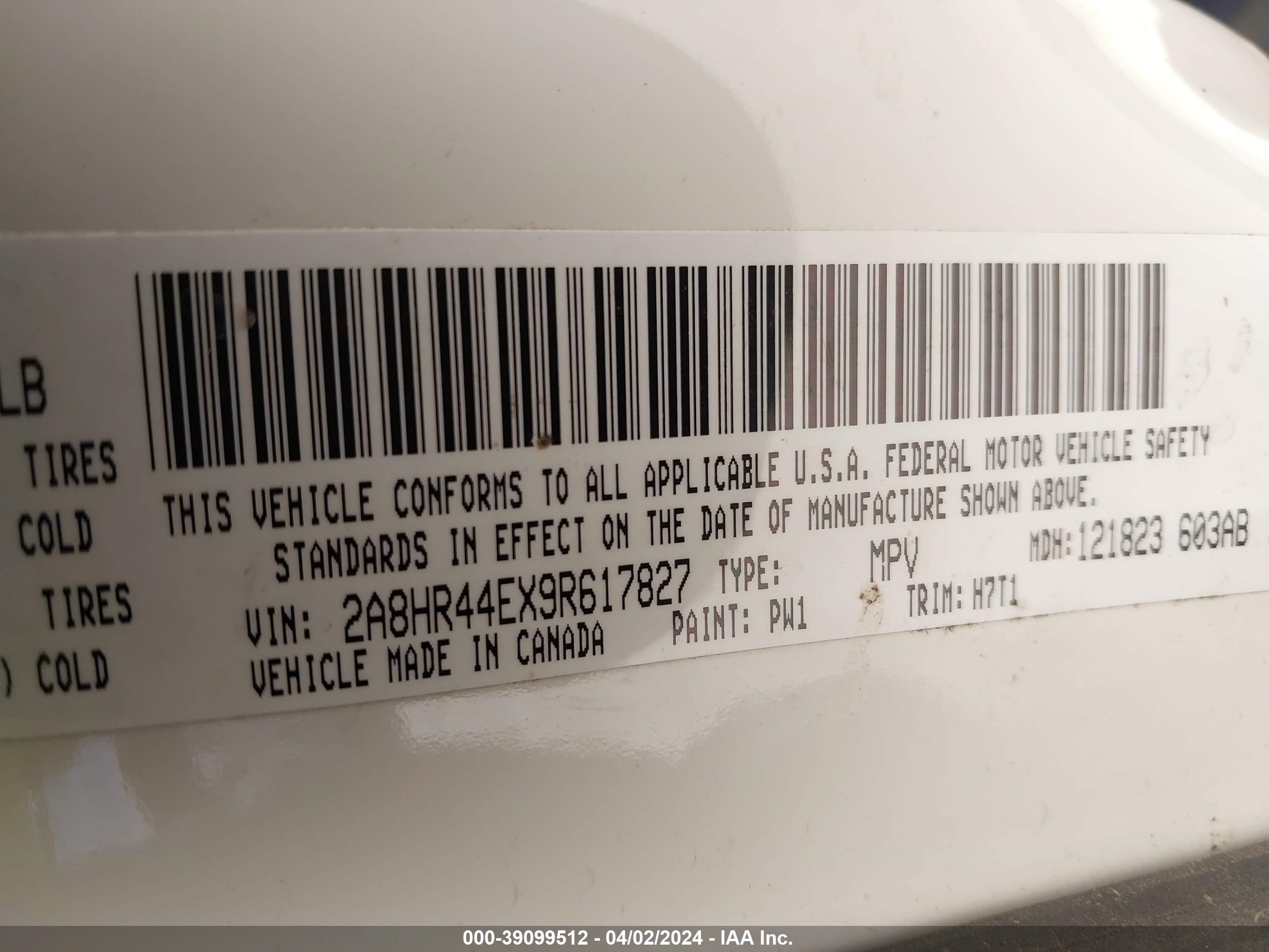 Photo 8 VIN: 2A8HR44EX9R617827 - CHRYSLER TOWN & COUNTRY 