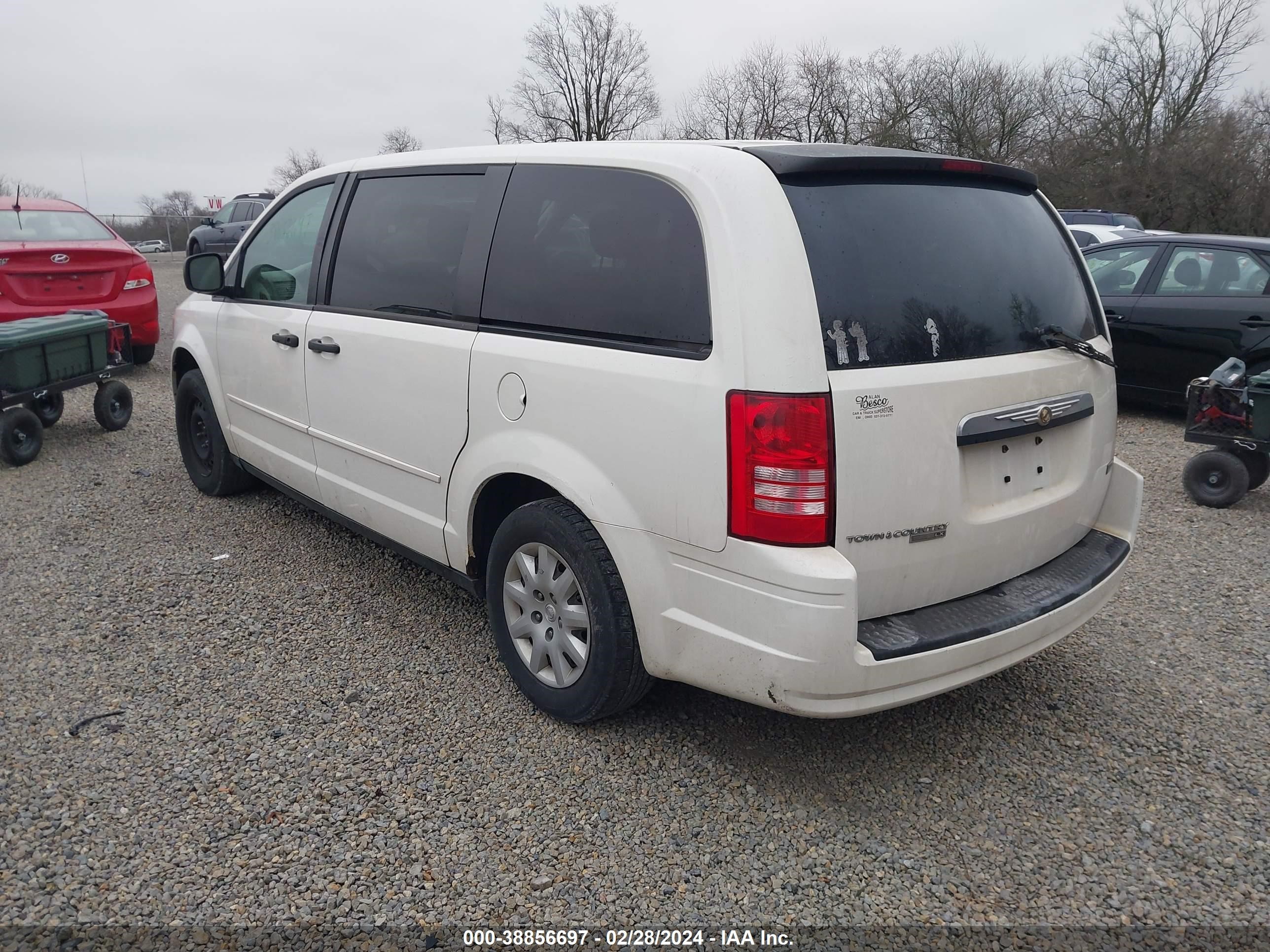 Photo 2 VIN: 2A8HR44H08R667581 - CHRYSLER TOWN & COUNTRY 