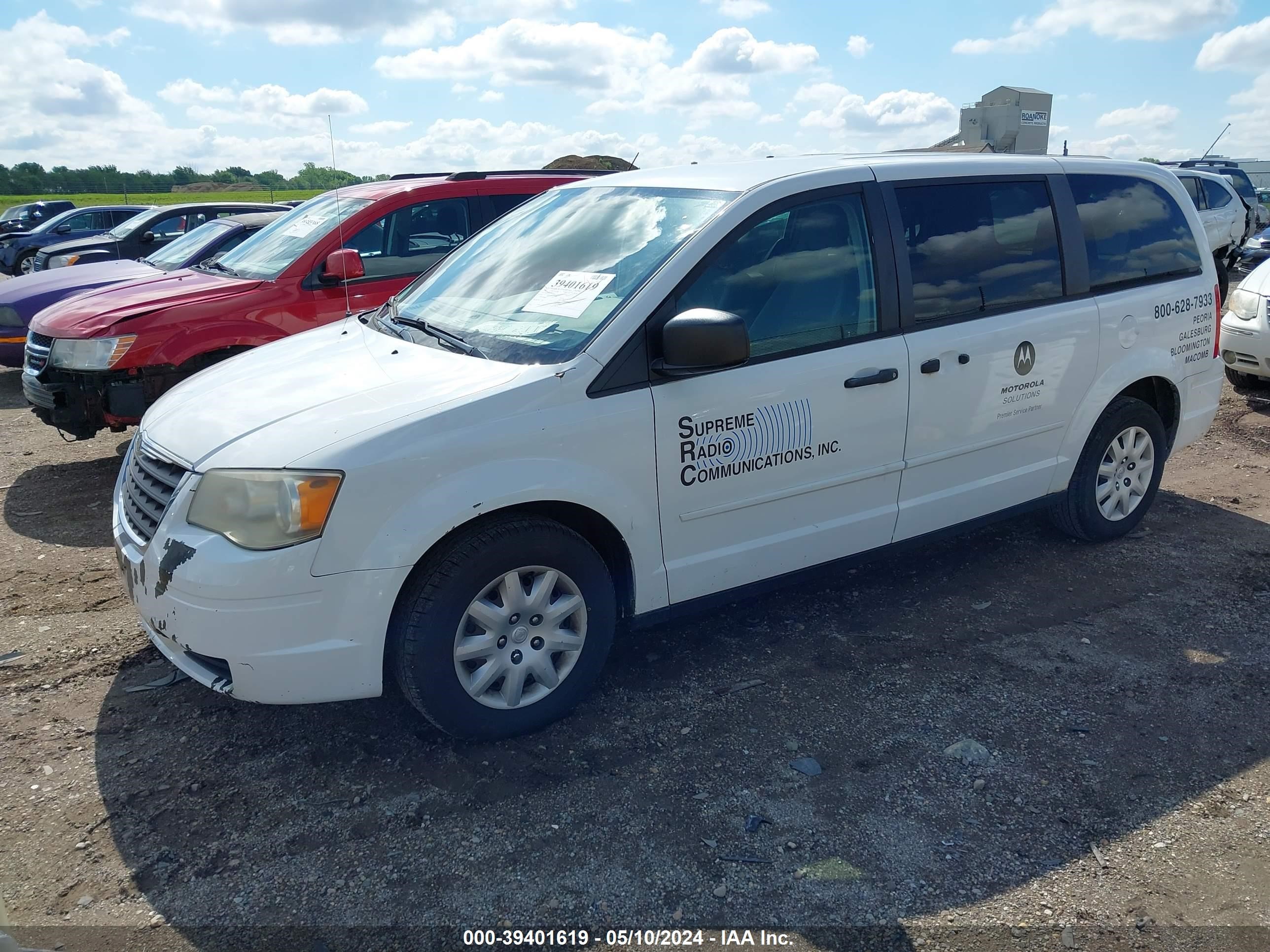 Photo 1 VIN: 2A8HR44H18R799457 - CHRYSLER TOWN & COUNTRY 