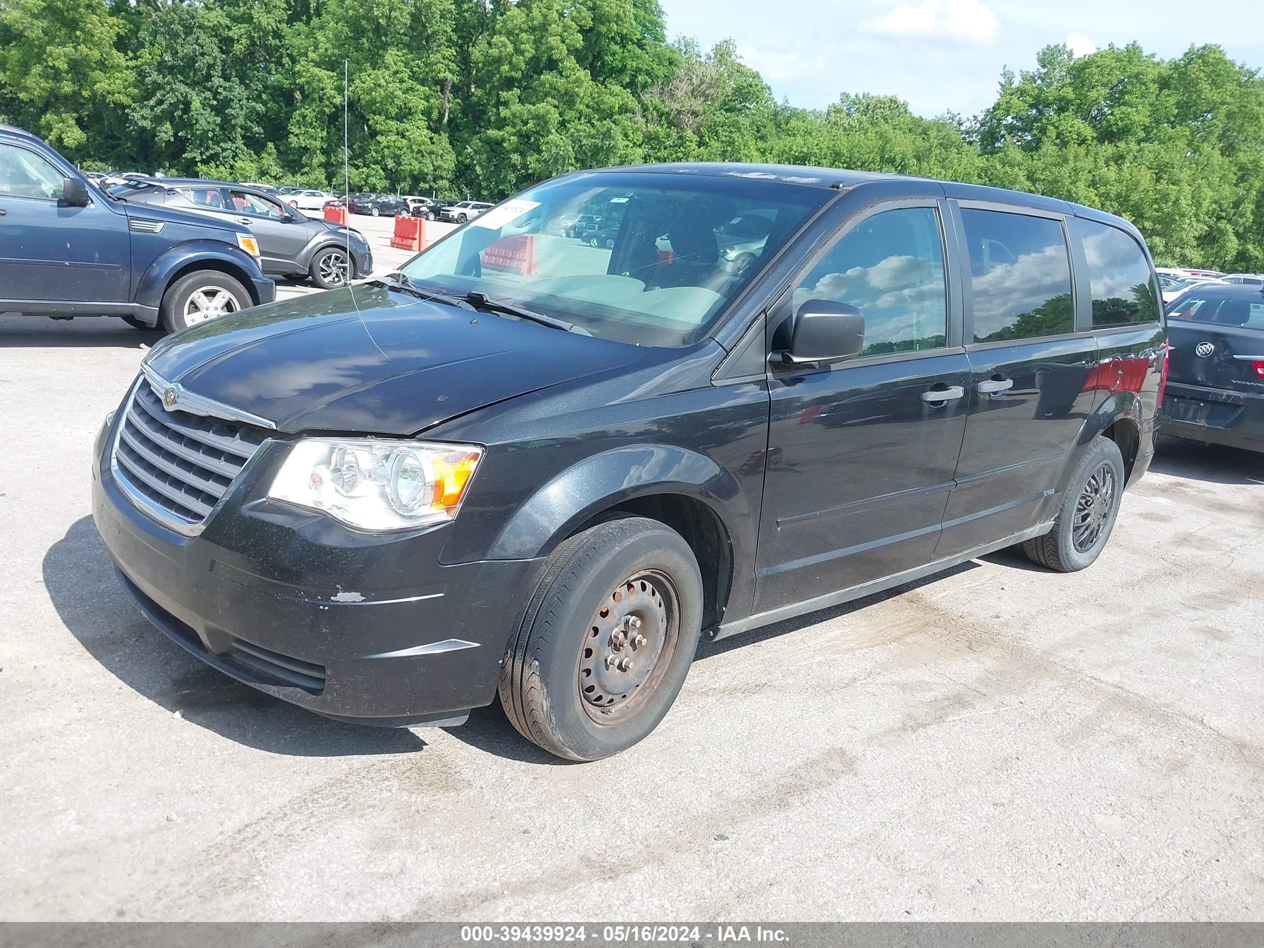 Photo 1 VIN: 2A8HR44H28R603316 - CHRYSLER TOWN & COUNTRY 