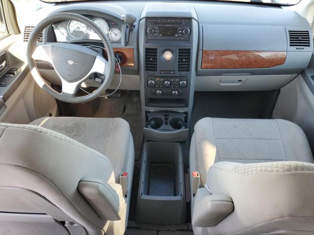 Photo 7 VIN: 2A8HR44H28R778102 - CHRYSLER TOWN & COU 